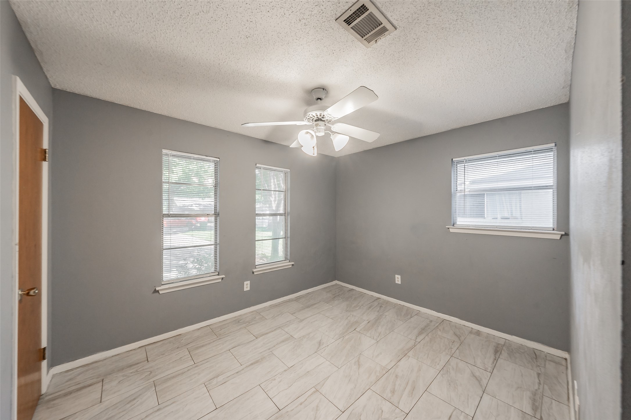 821 Prestwick Street Bedford TX 76022