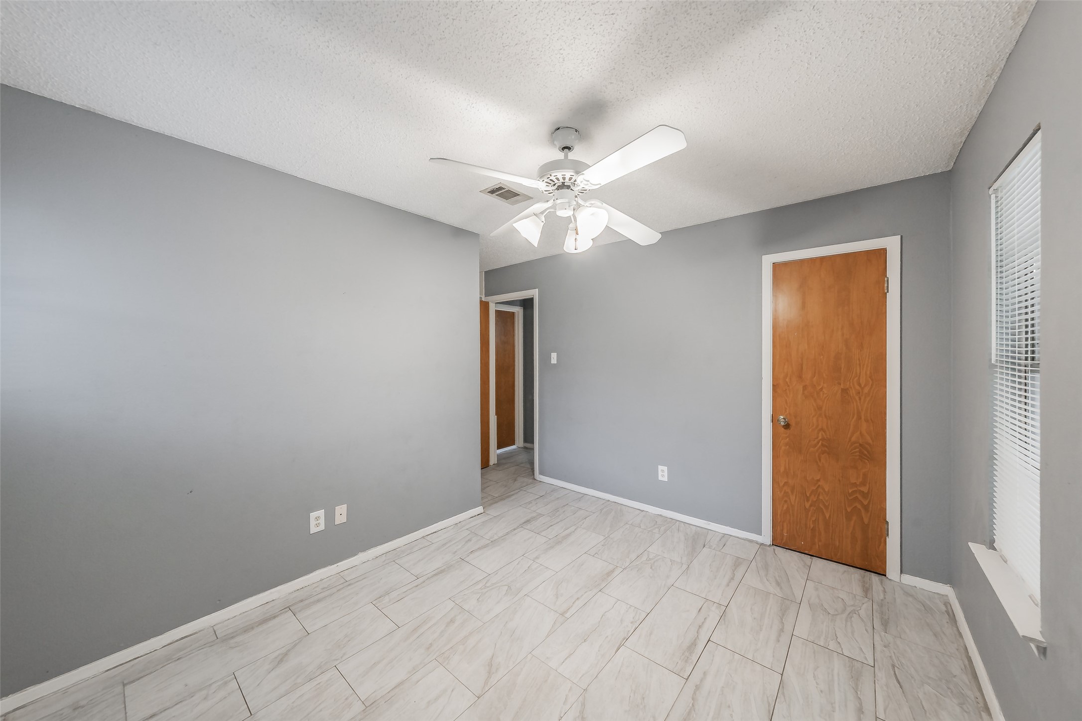 821 Prestwick Street Bedford TX 76022