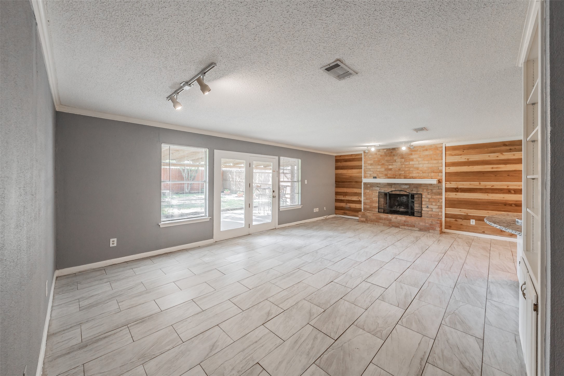 821 Prestwick Street Bedford TX 76022