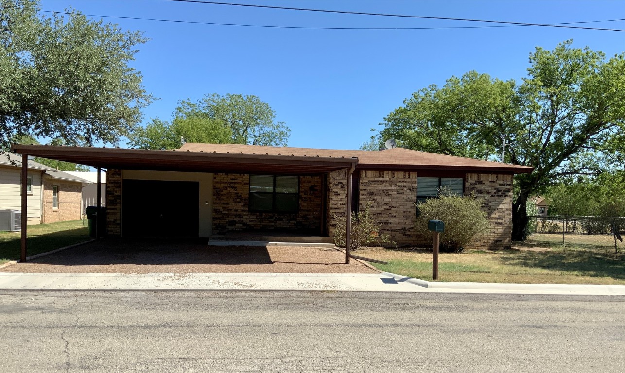 306 W 2nd Street Coleman TX 76834