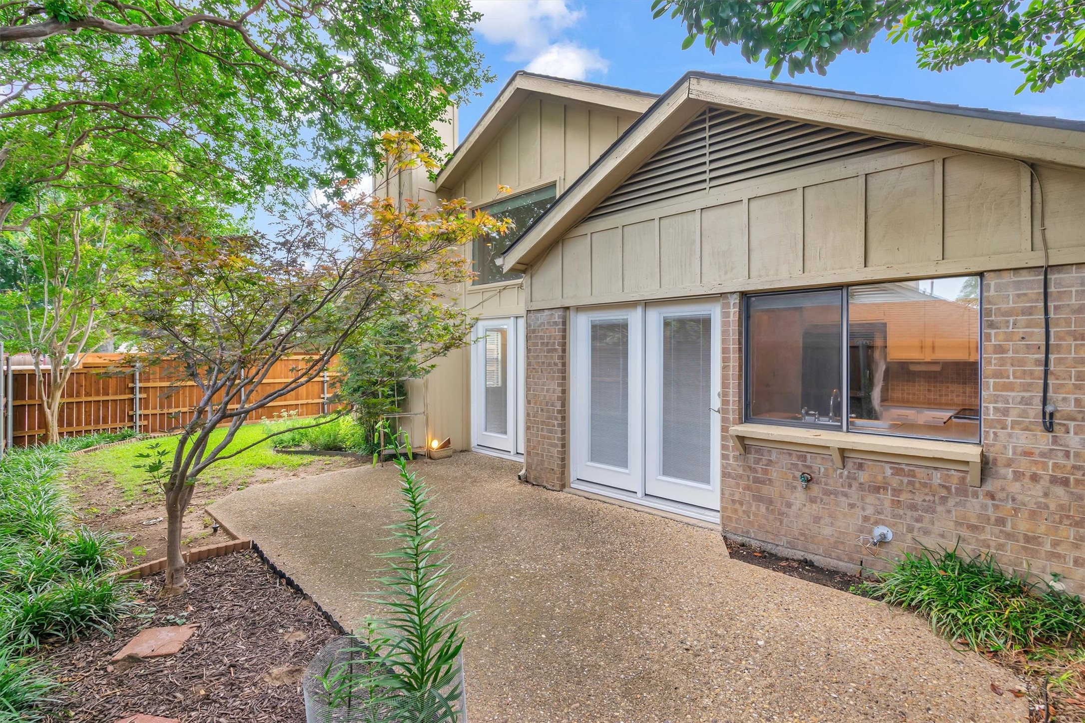 4173 Rosser Square Dallas TX 75244