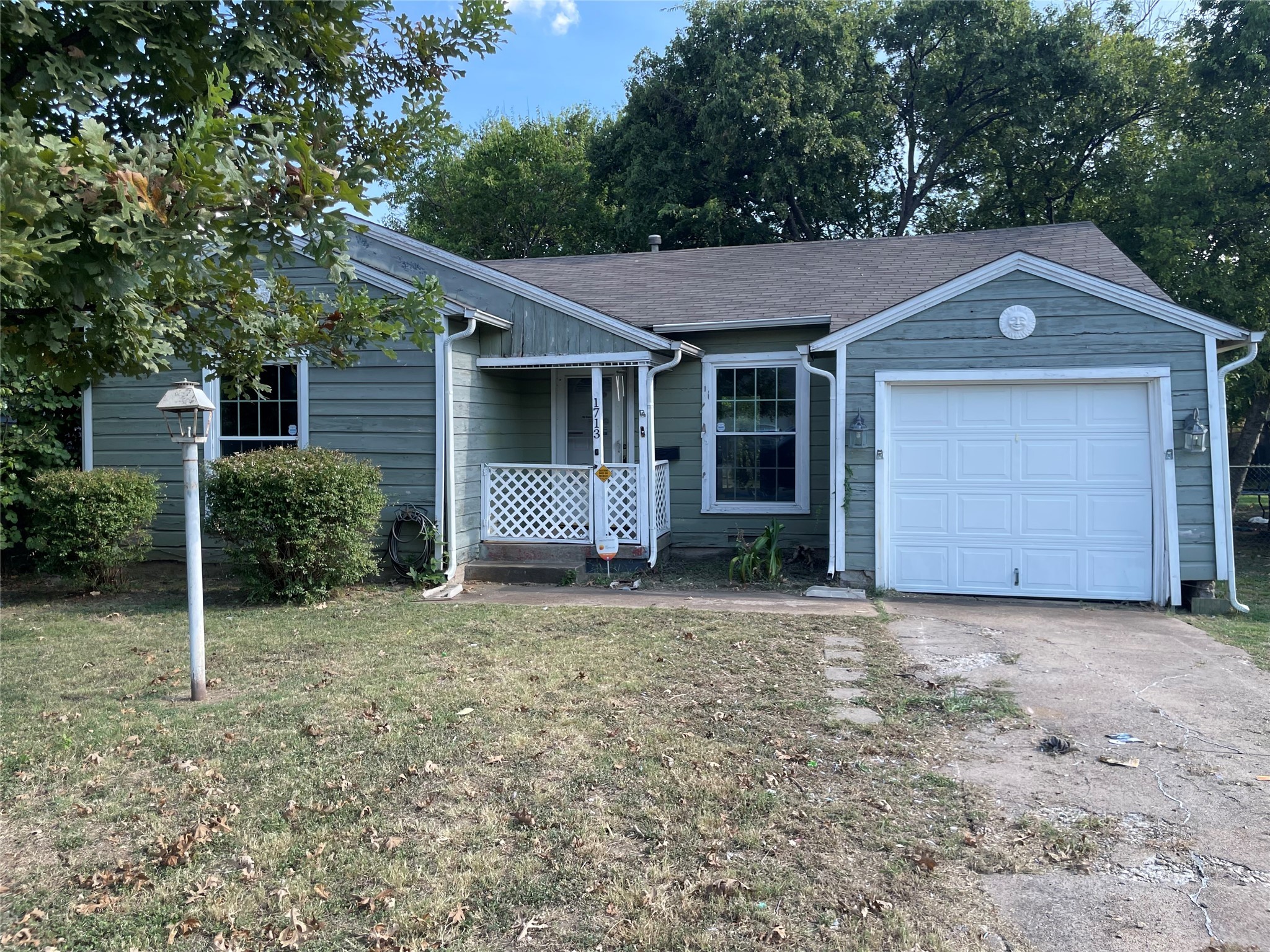 1713 Fort Worth Street Grand Prairie TX 75050