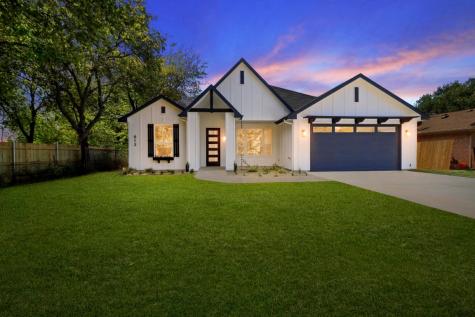 813 W 5th Street Justin TX 76247