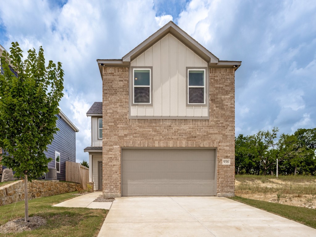 936 S Holly Avenue Sherman TX 75092