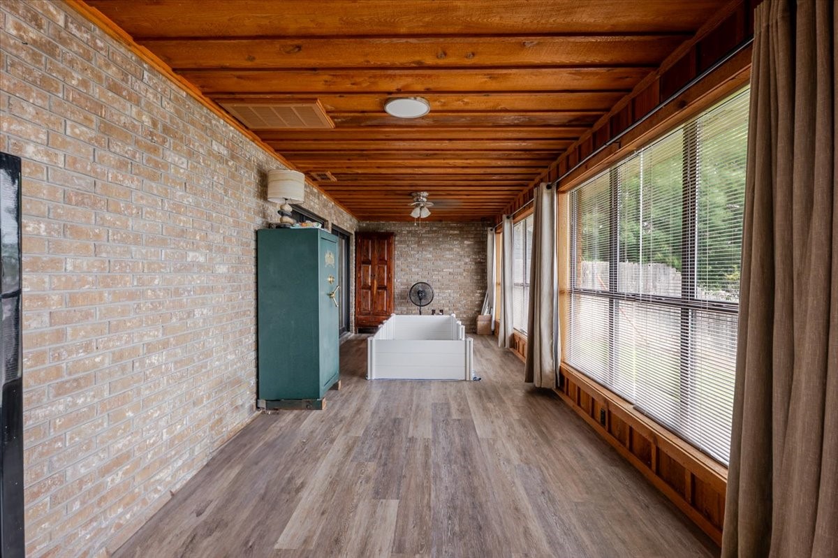 199 Willingham Loop Seymour TX 76380