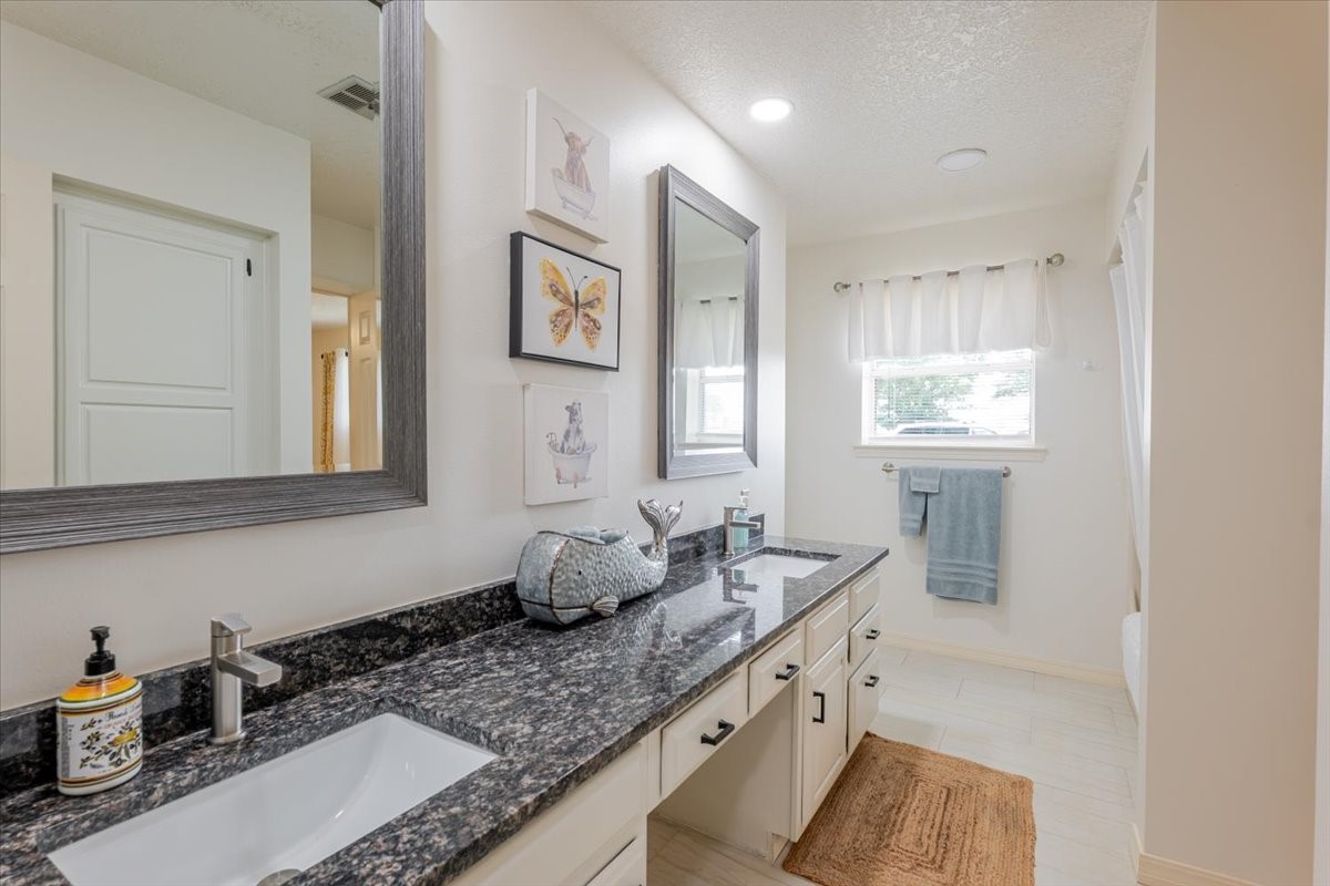 199 Willingham Loop Seymour TX 76380