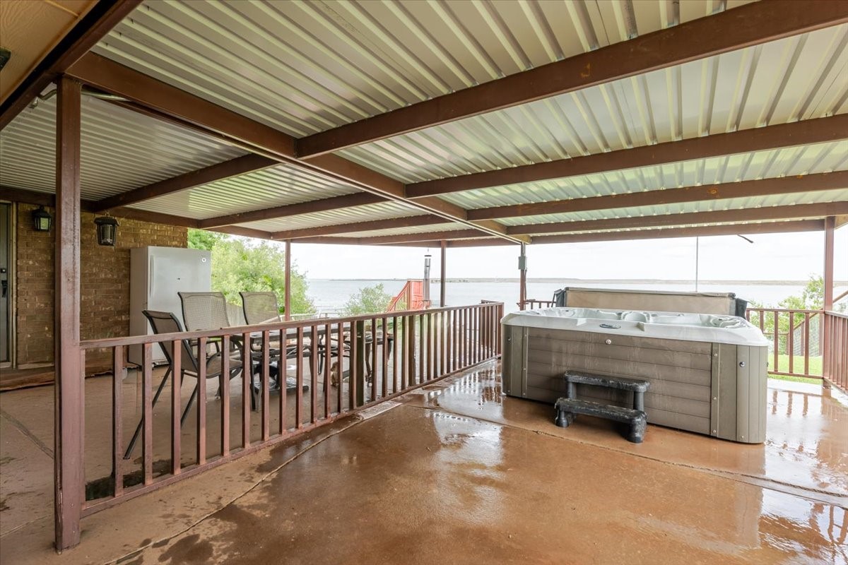 199 Willingham Loop Seymour TX 76380
