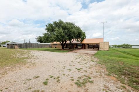 199 Willingham Loop Seymour TX 76380