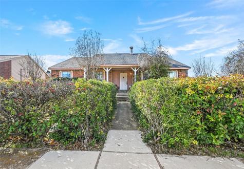 501 Redwood Drive Grand Prairie TX 75052