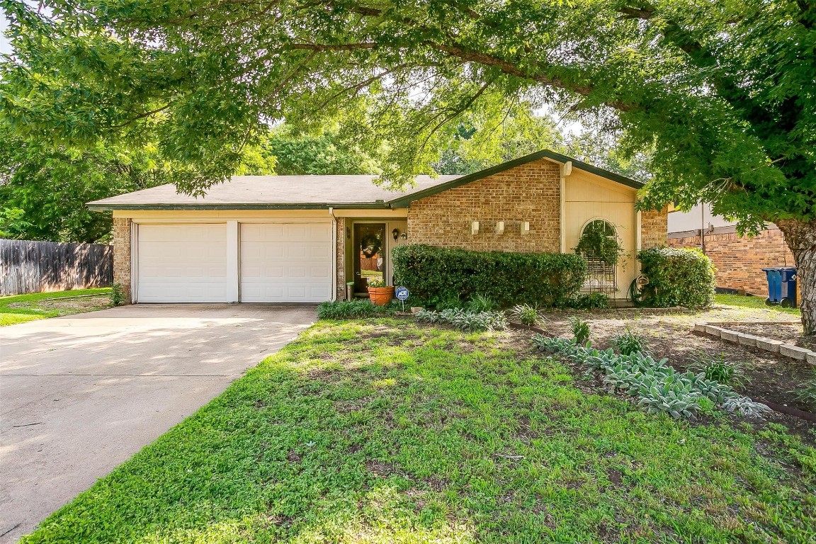 612 NW Ann Lois Lane Burleson TX 76028
