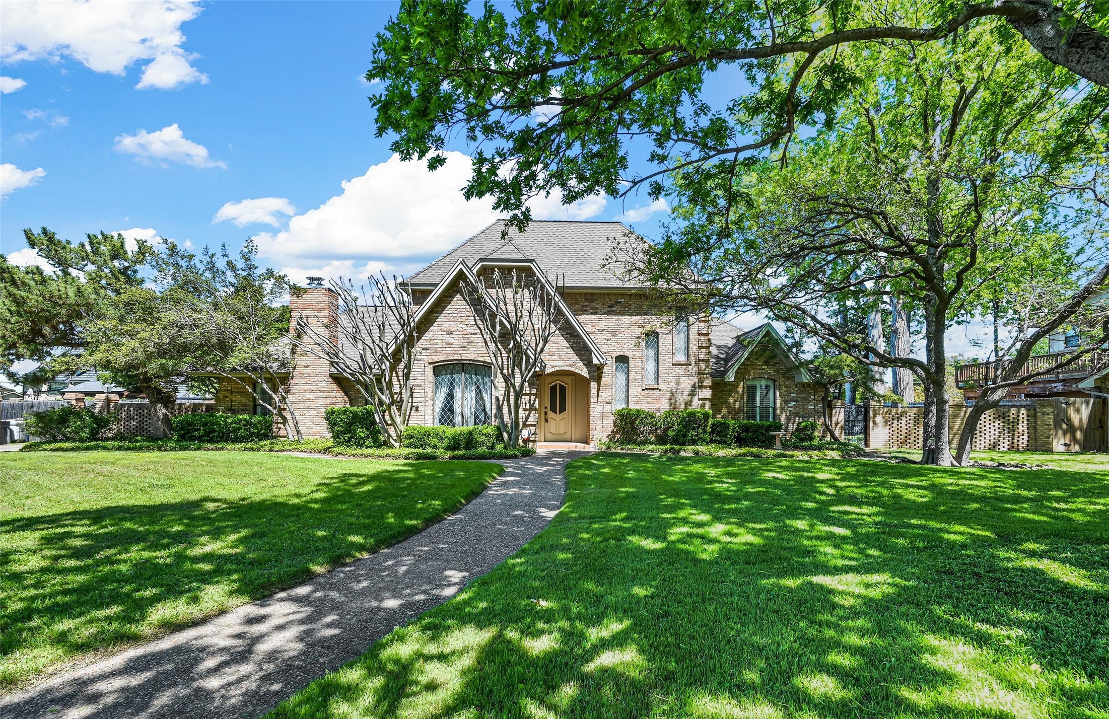 412 Mayfair Court Hurst TX 76054