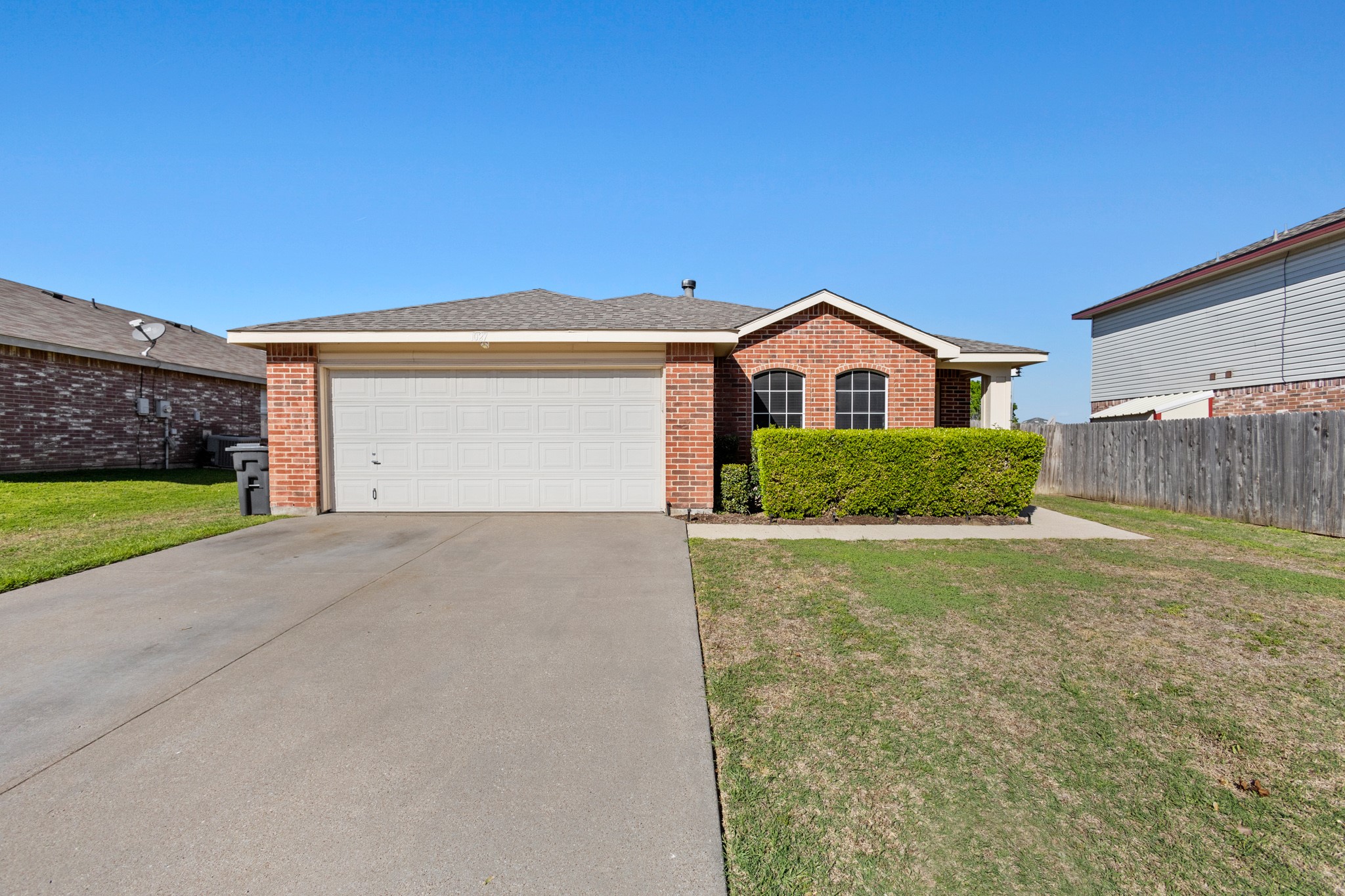 1027 Mazourka Drive Arlington TX 76001