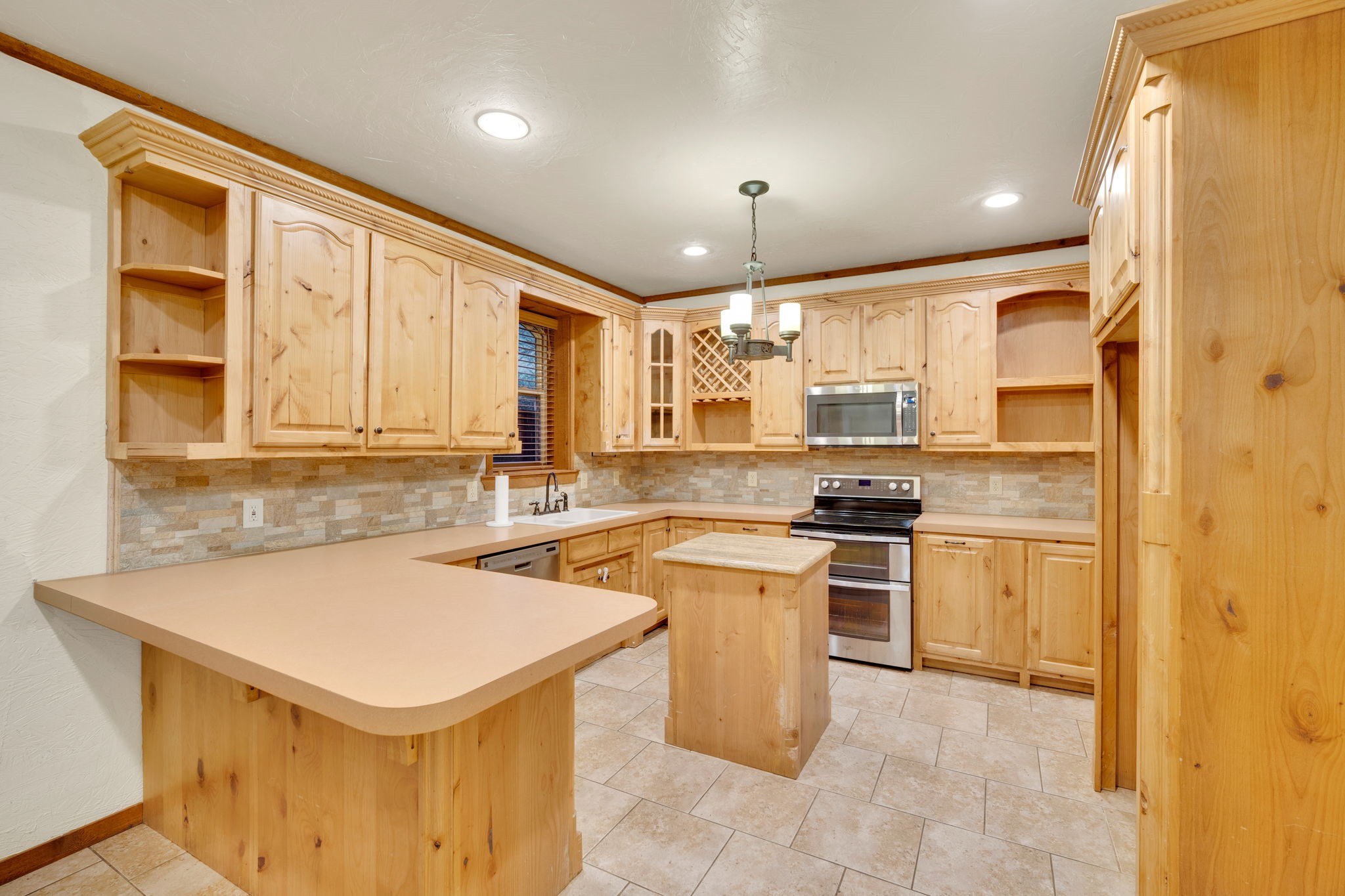 200 W Davis Avenue Alvarado TX 76009