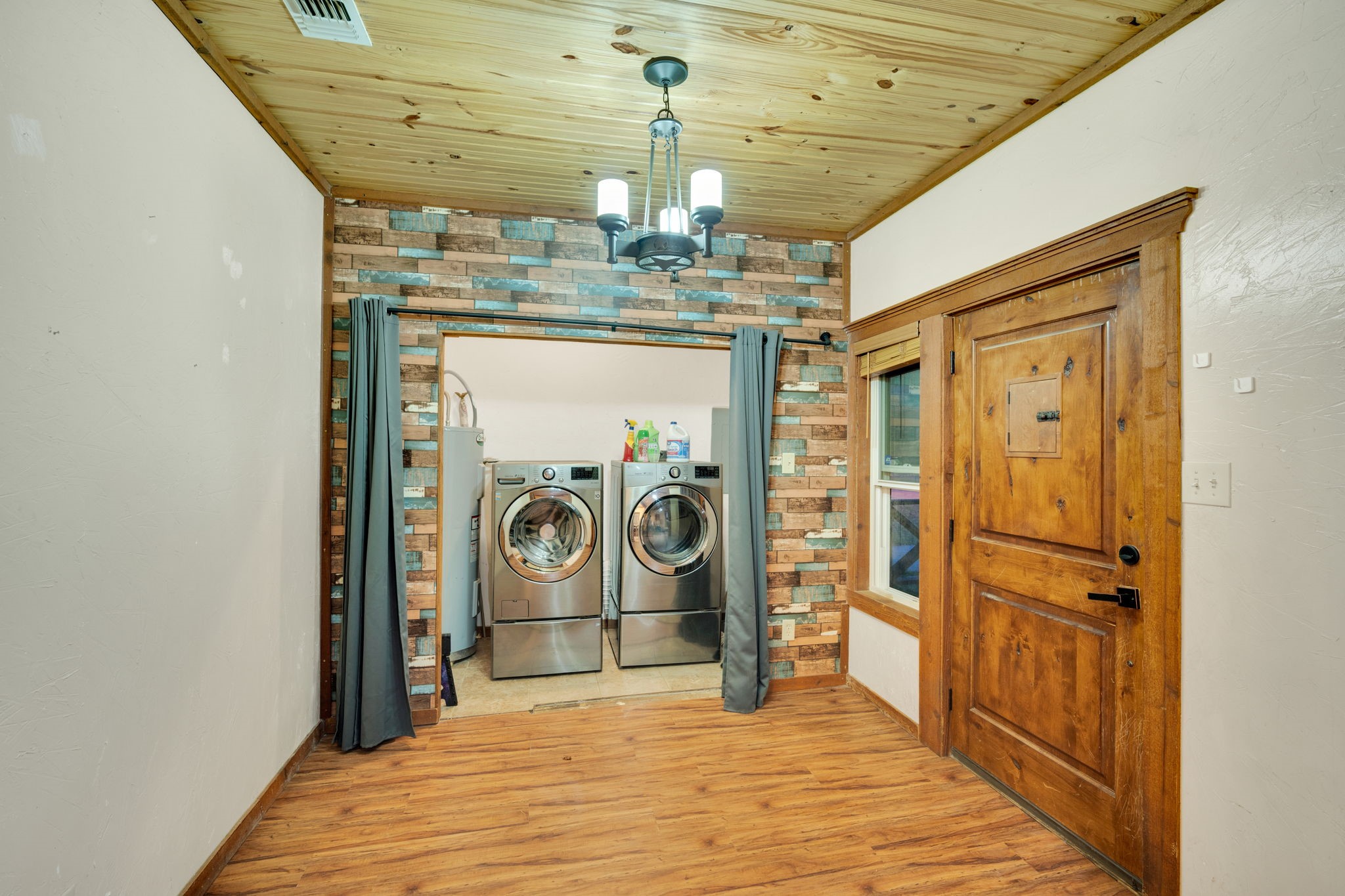 200 W Davis Avenue Alvarado TX 76009