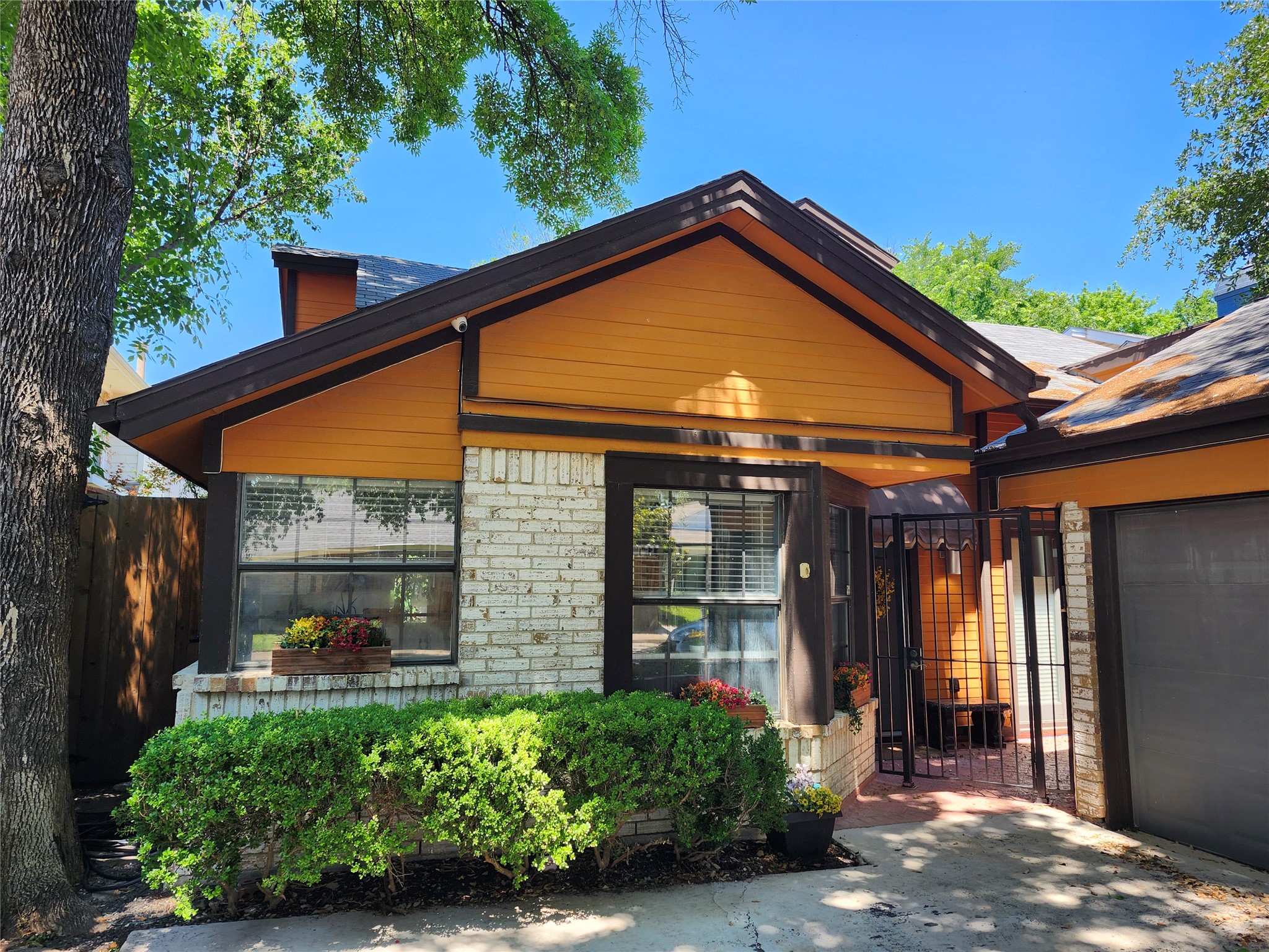 3021 Adolph Street Dallas TX 75204