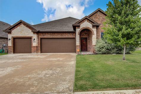 1673 Laramie Lane Burleson TX 76028