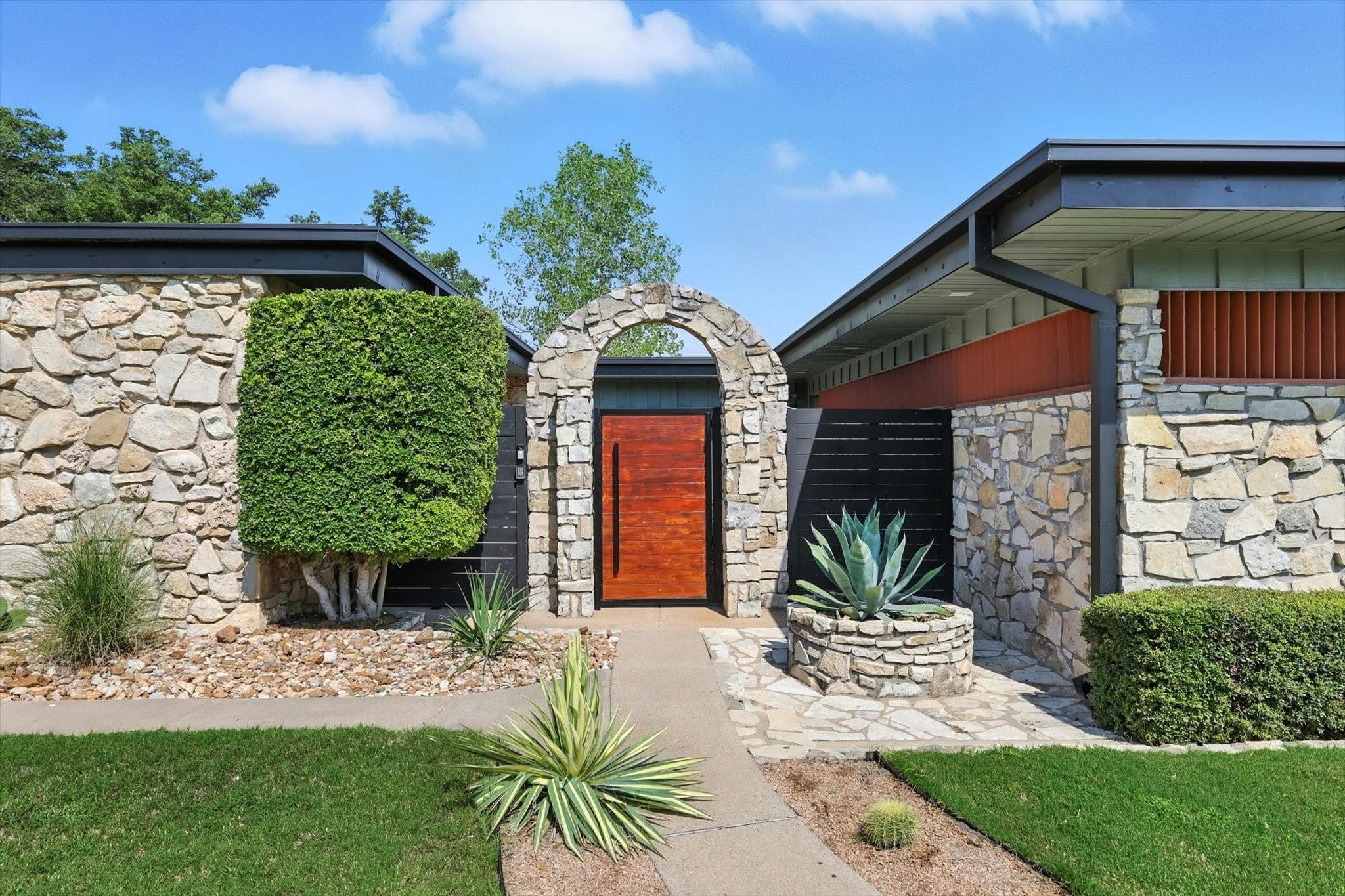 102 Bob White Avenue Weatherford TX 76086