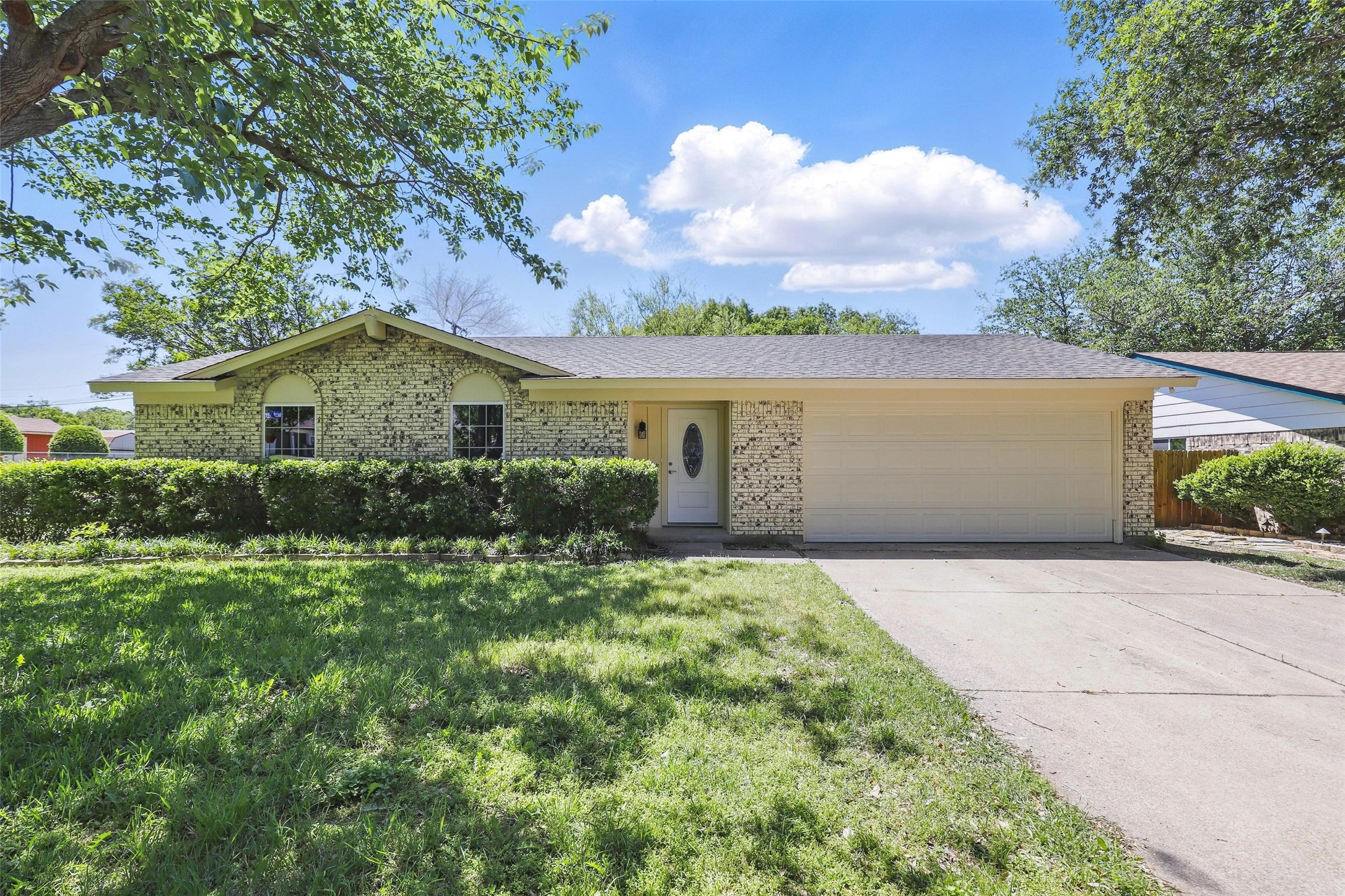 2518 Bent Tree Lane Arlington TX 76016