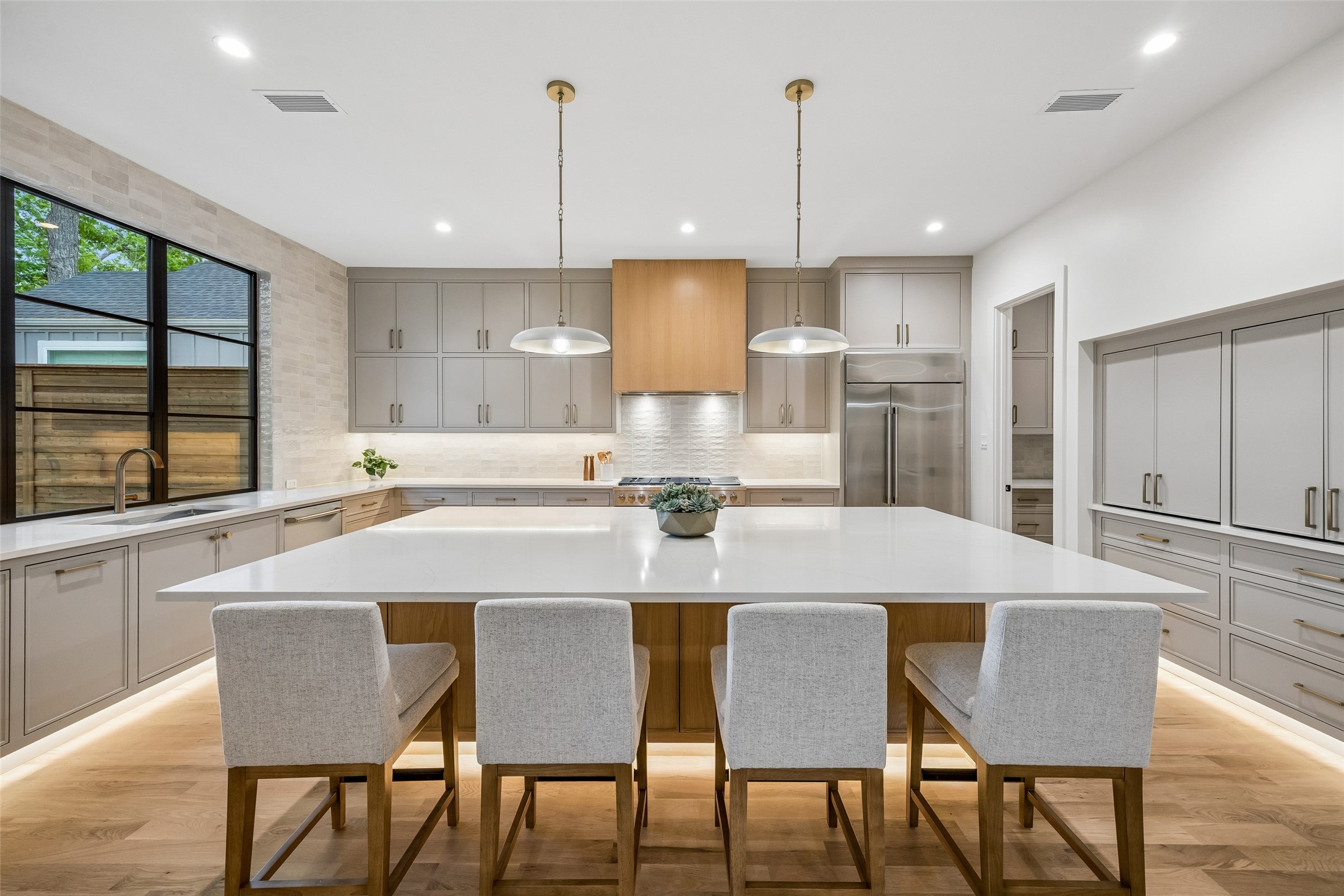 4413 Somerville Avenue Dallas TX 75206