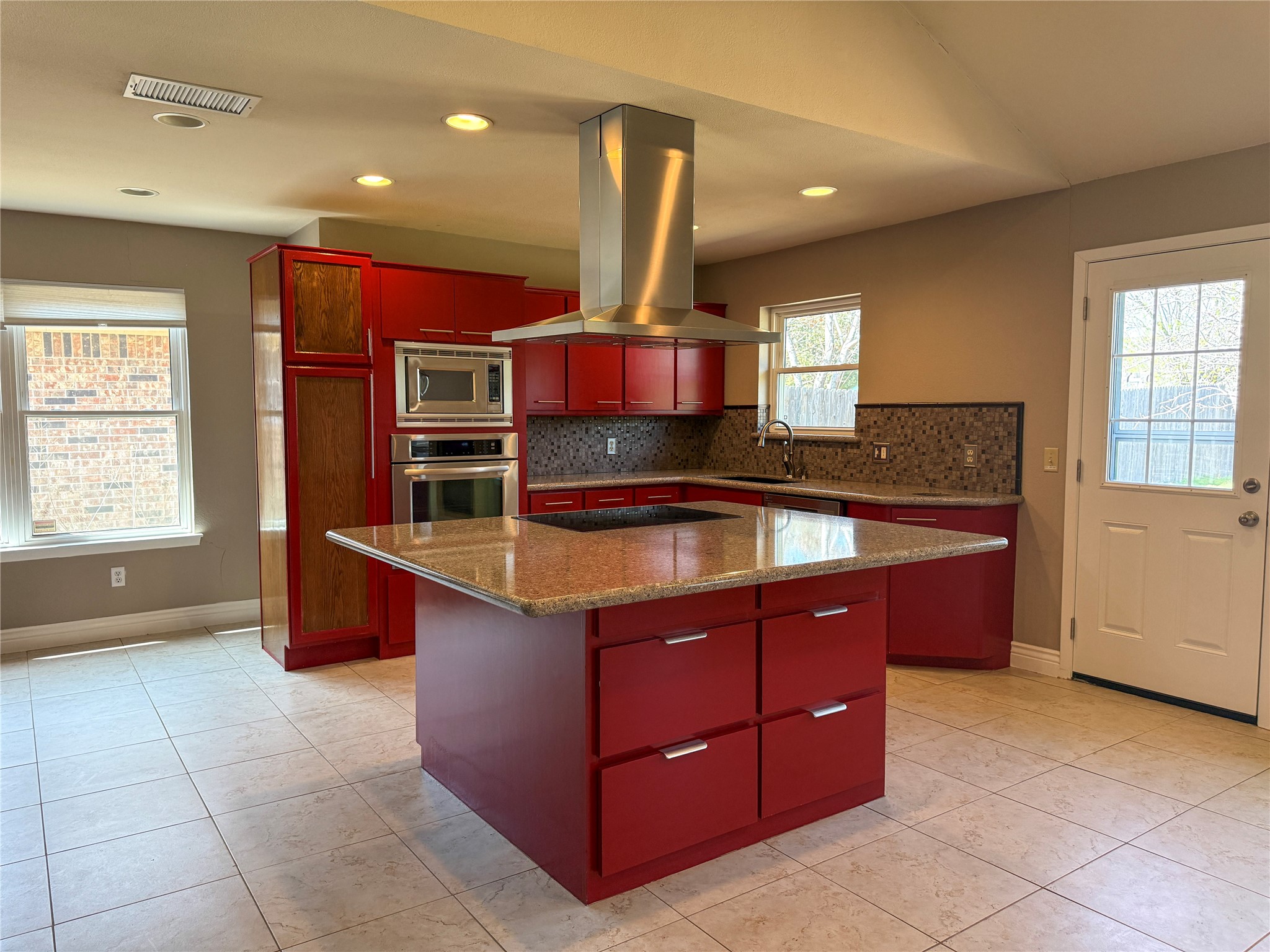 737 Kensington Lane Mansfield TX 76063