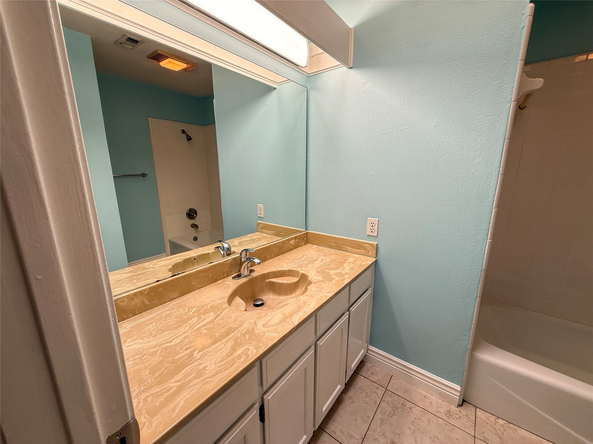737 Kensington Lane Mansfield TX 76063