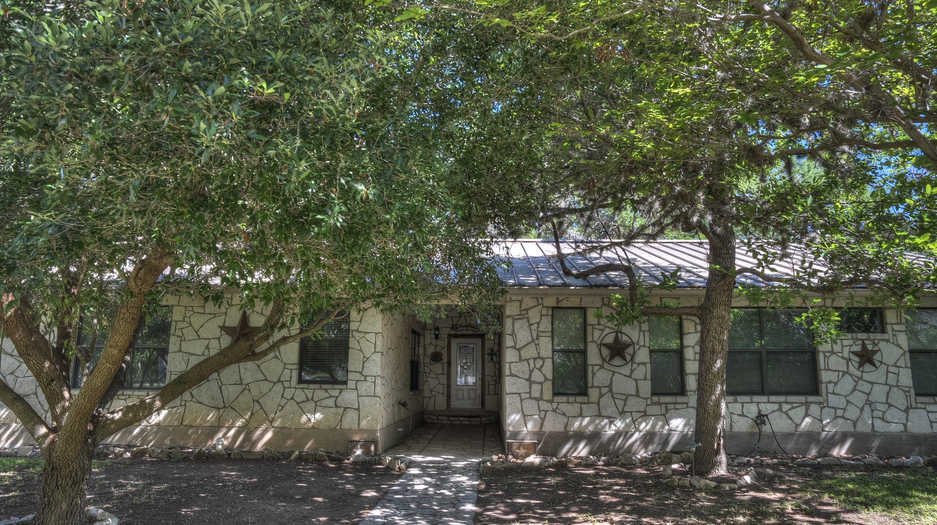 187 N Roy Chisum Road Leakey TX 78873