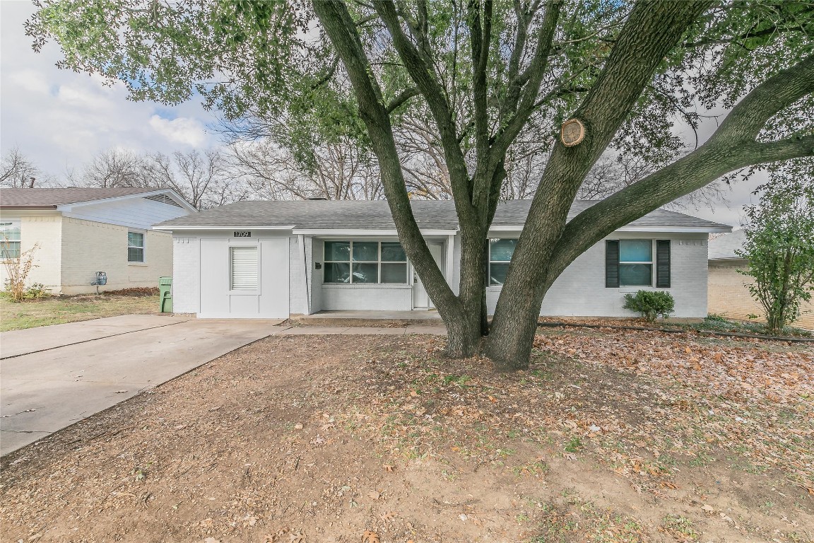 1709 E Park Row Drive Arlington TX 76010