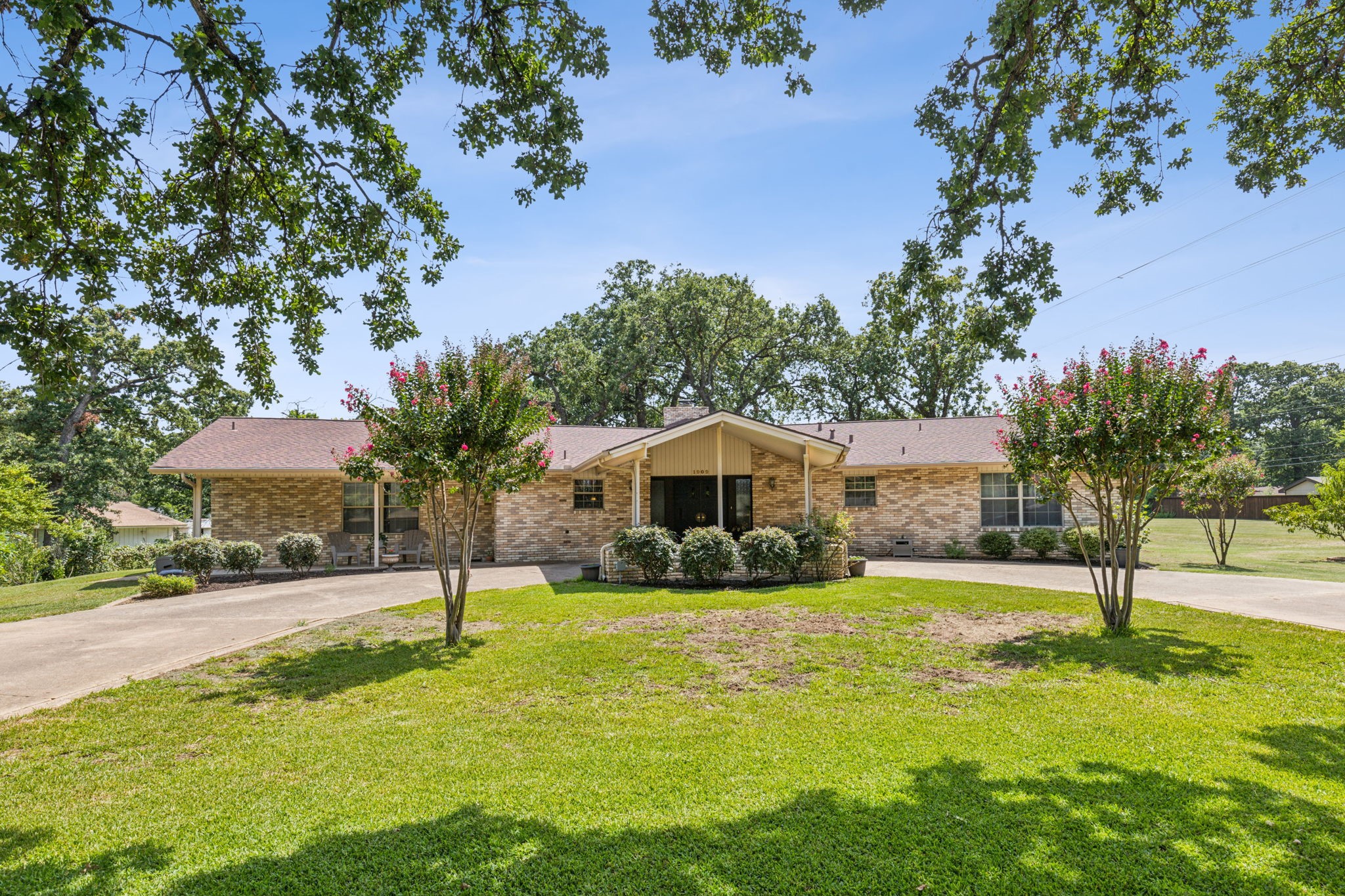 1909 Northwood Court Grand Prairie TX 75050