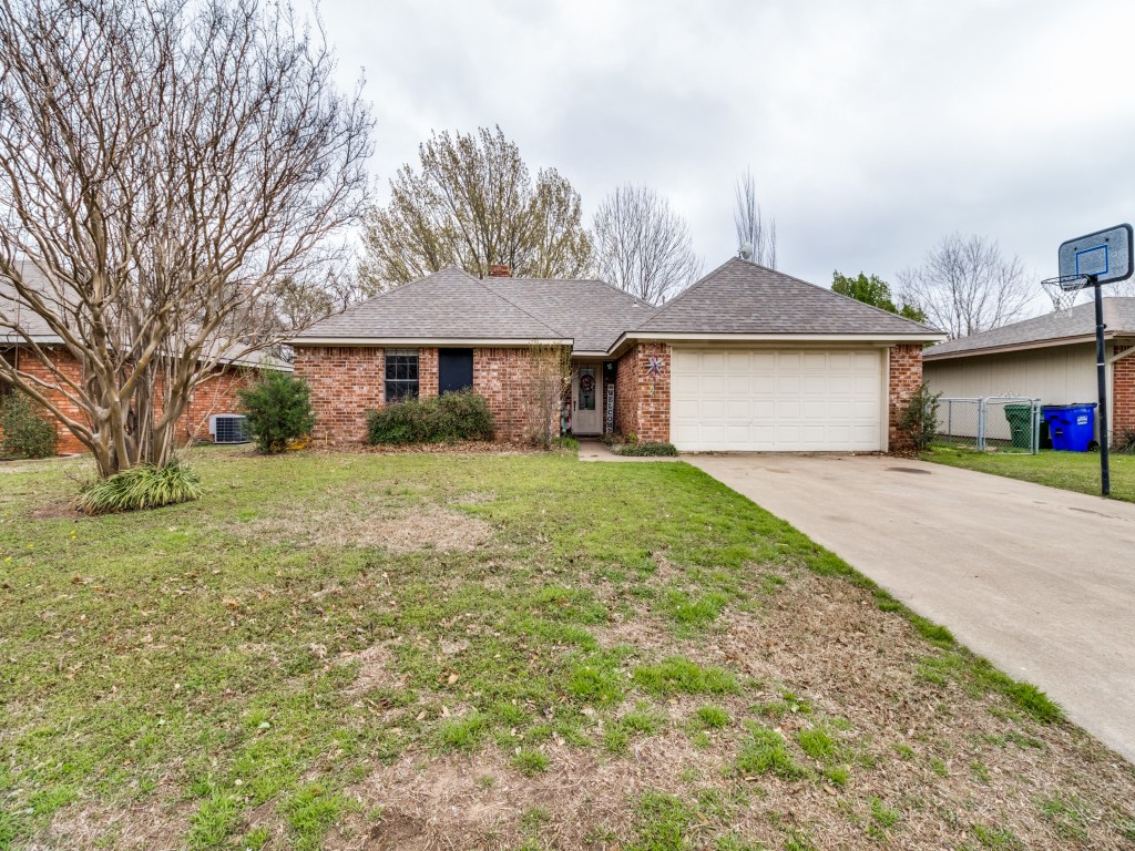 724 Park Place Whitesboro TX 76273