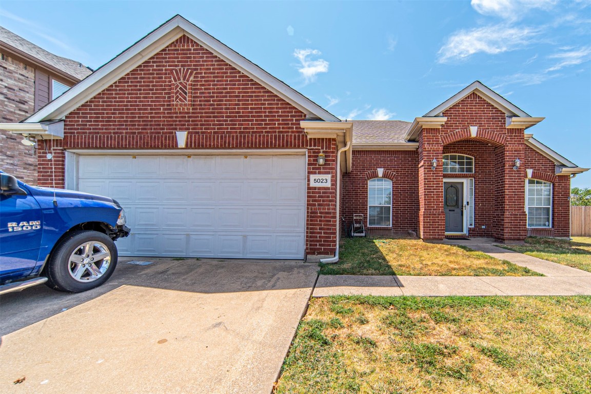 5023 Lost Creek Grand Prairie TX 75052