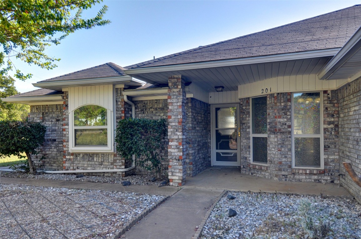 201 Live Oak Lane Burleson TX 76028