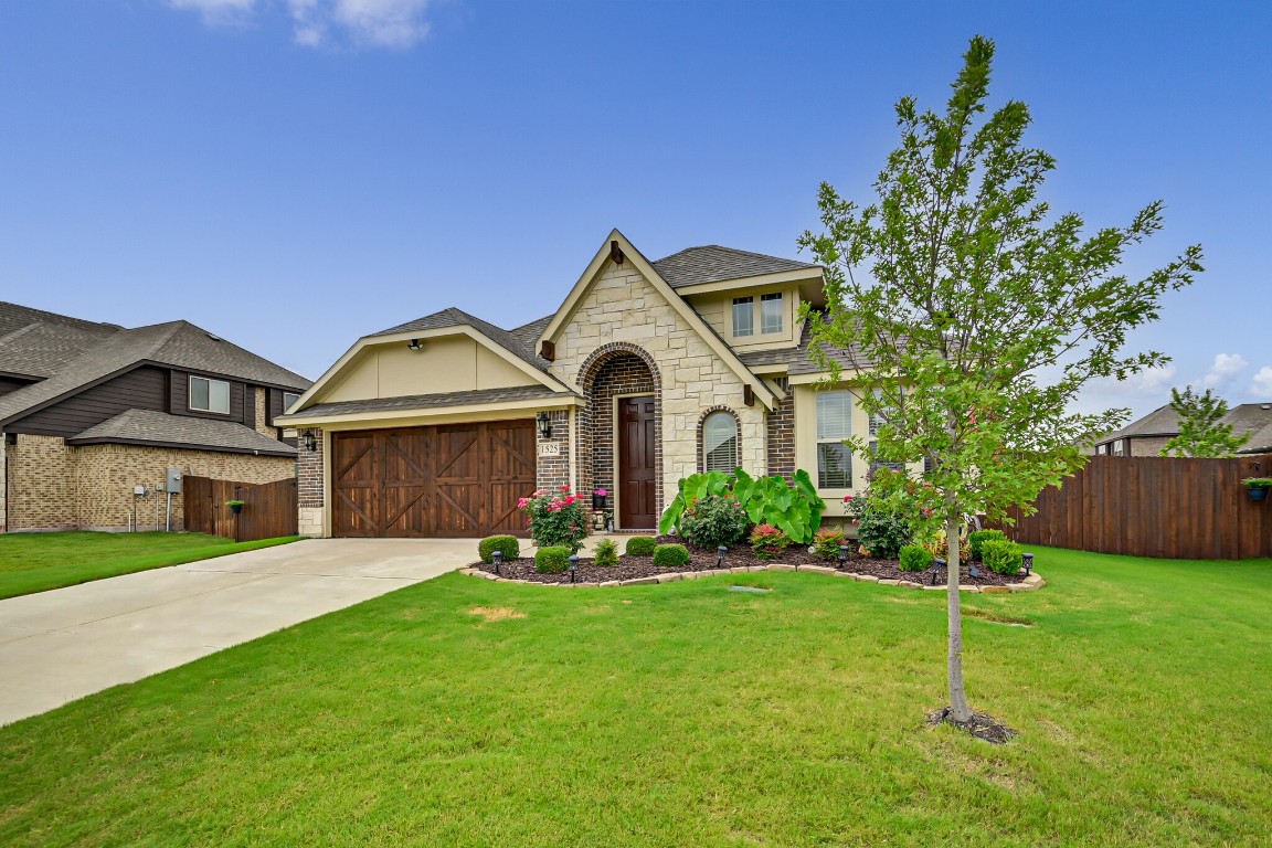 1525 Reagan Avenue Waxahachie TX 75165