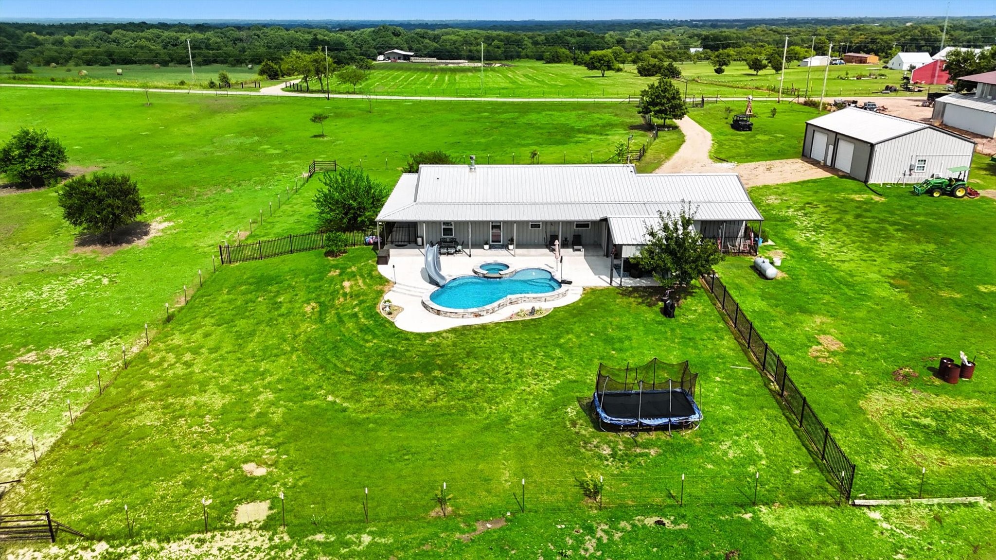 1106 Private Road 425 Whitewright TX 75491