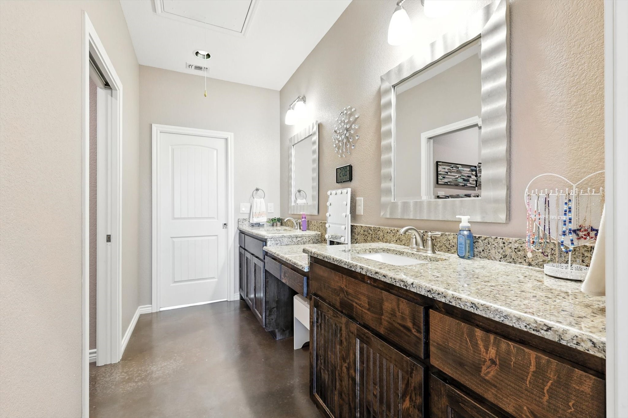 1106 Private Road 425 Whitewright TX 75491