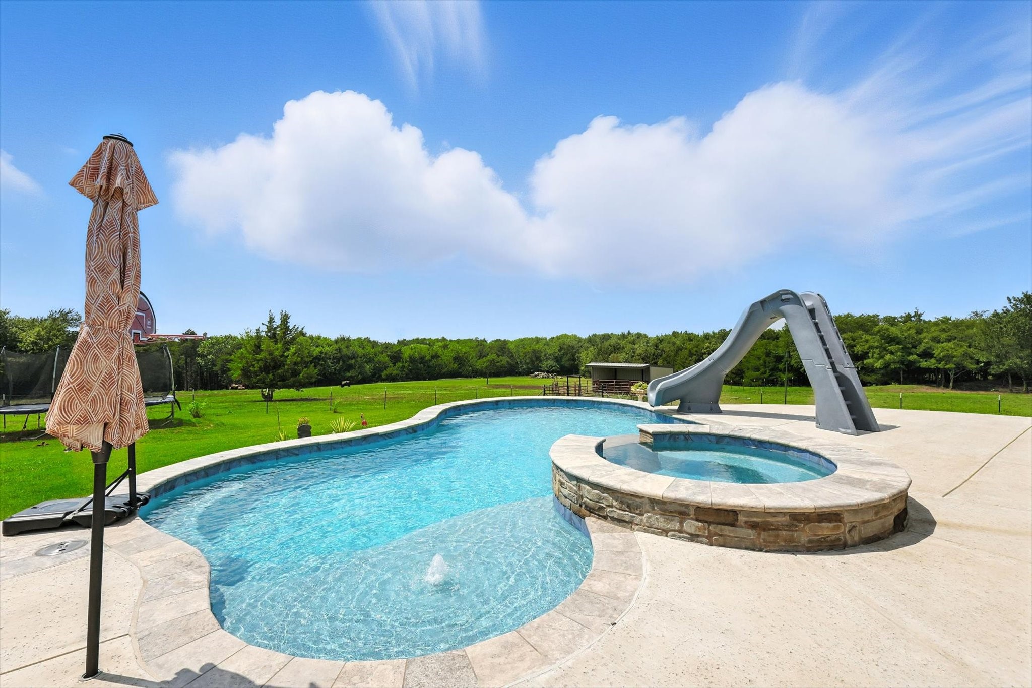 1106 Private Road 425 Whitewright TX 75491