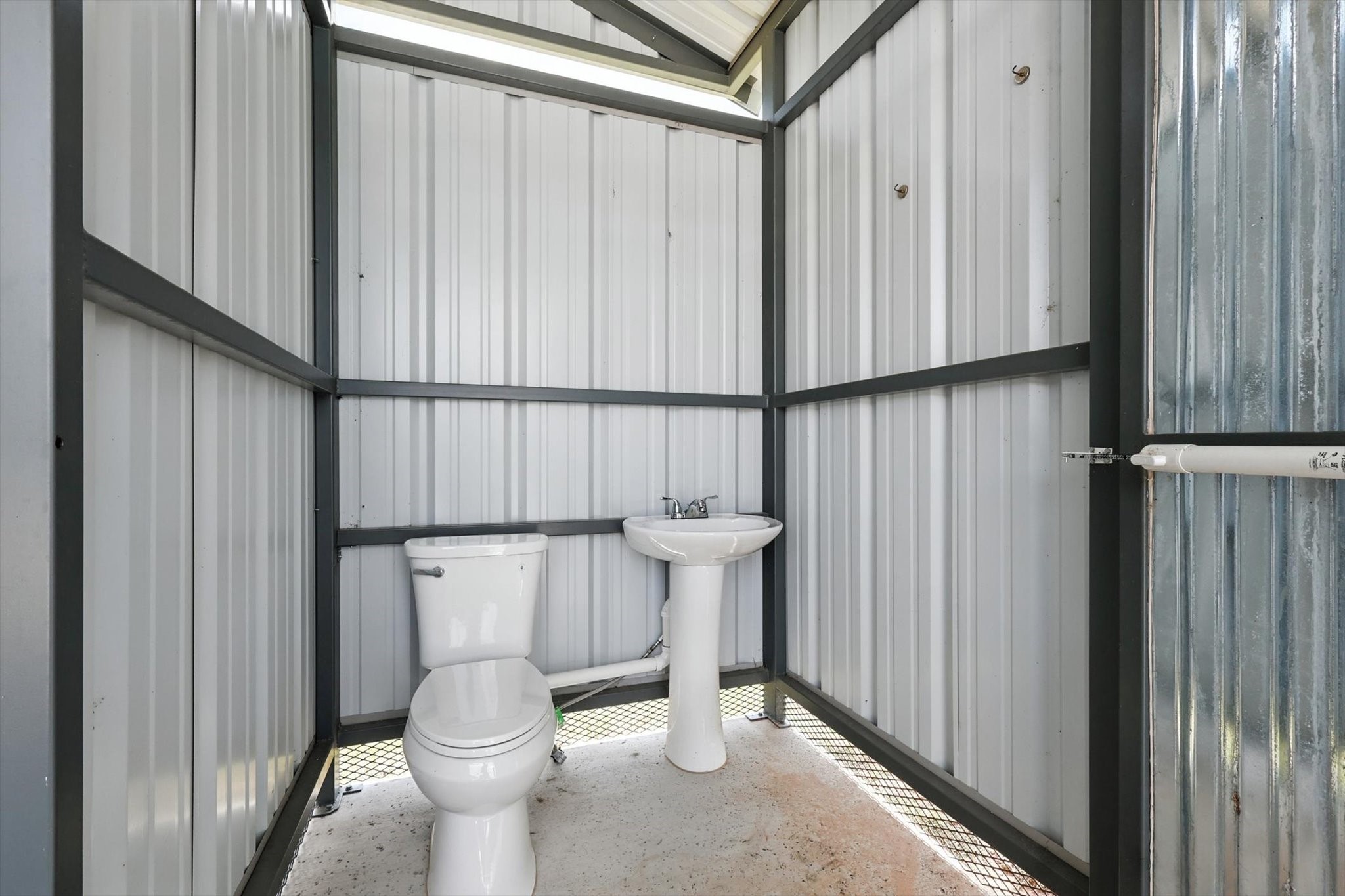 1106 Private Road 425 Whitewright TX 75491