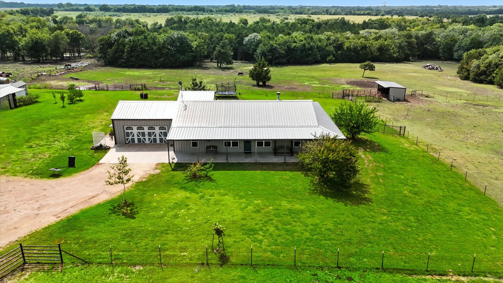 1106 Private Road 425 Whitewright TX 75491