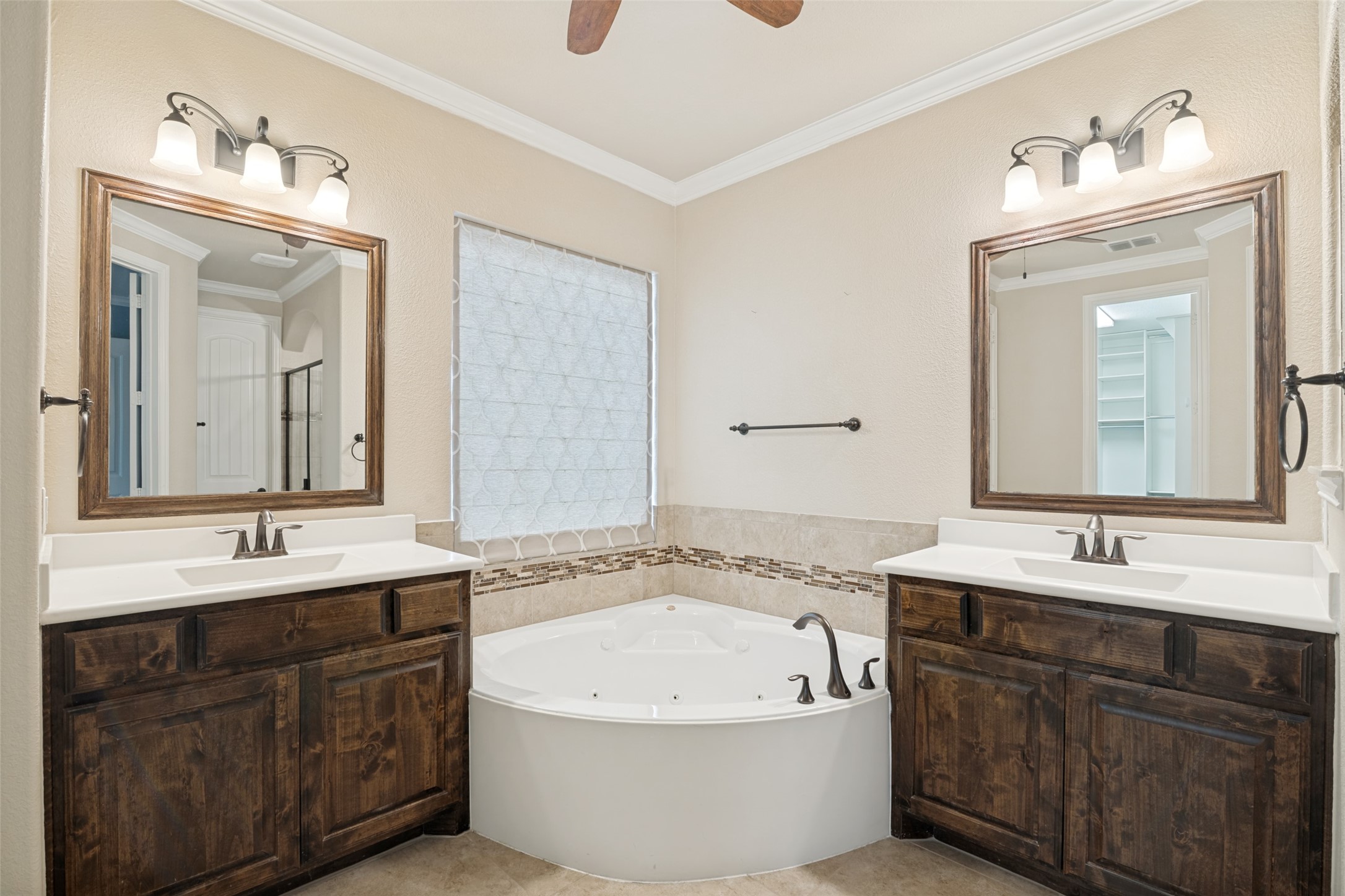 10002 Edgeway Circle Rowlett TX 75089