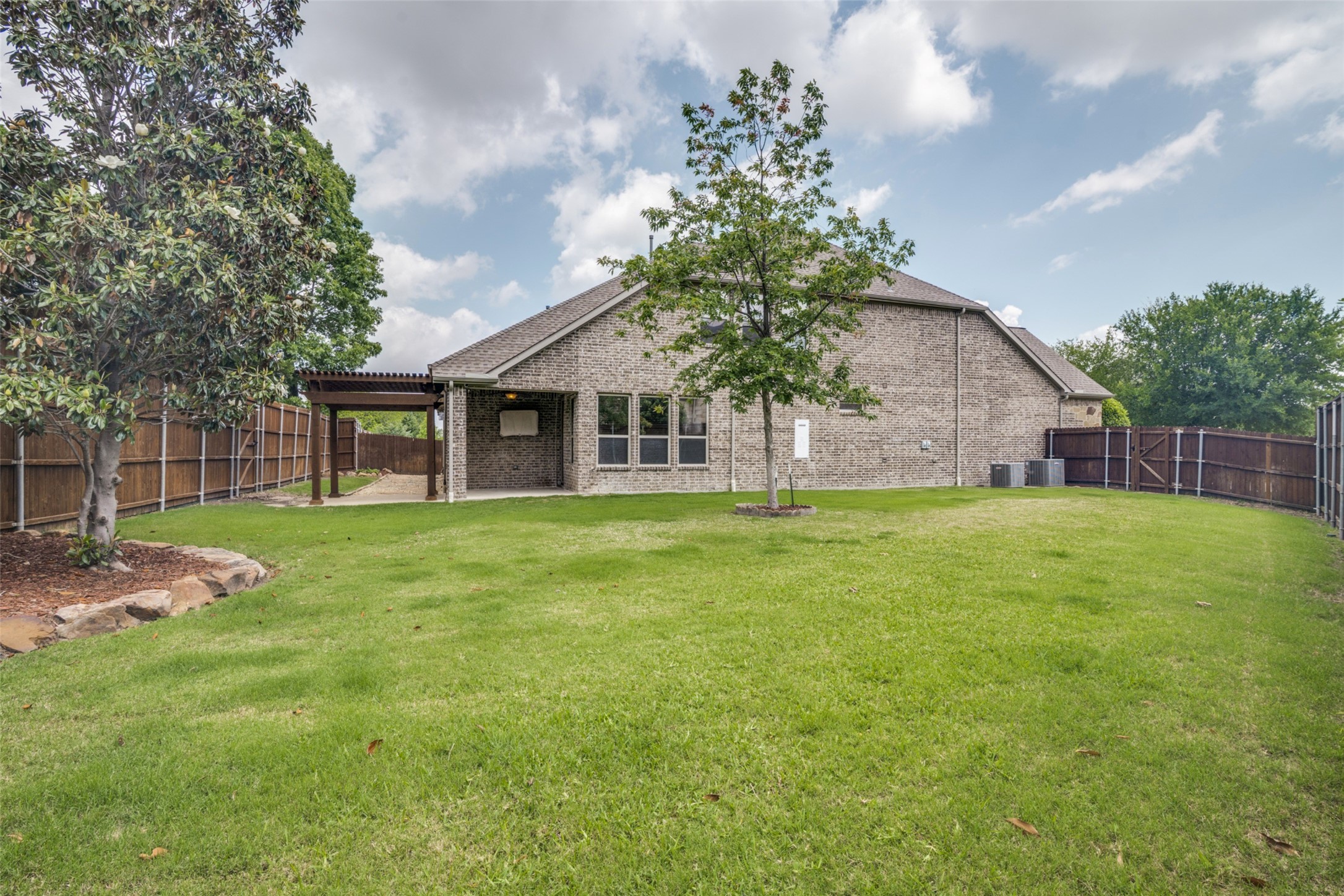 10002 Edgeway Circle Rowlett TX 75089