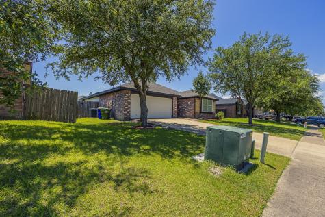 1613 Emily Lane Seagoville TX 75159