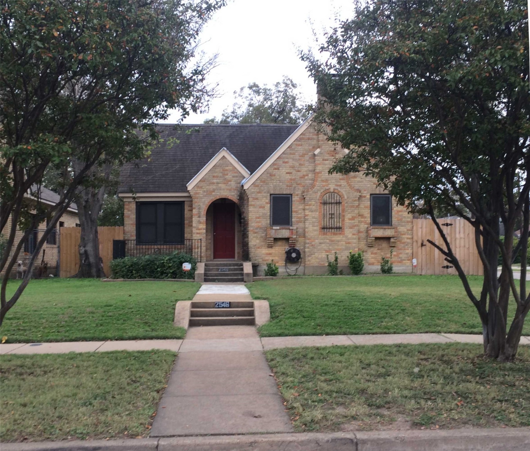 2546 Gladstone Drive Dallas TX 75211