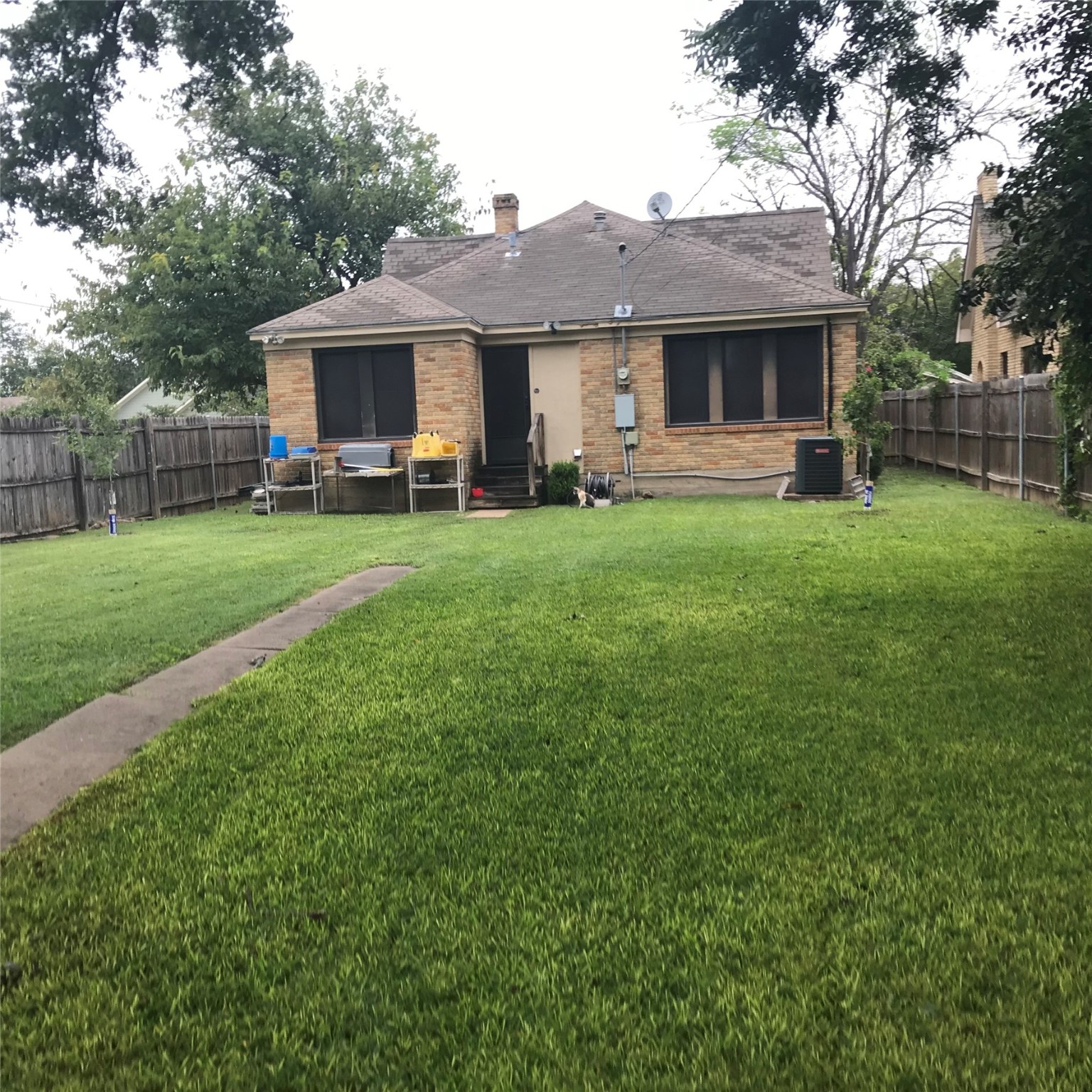2546 Gladstone Drive Dallas TX 75211