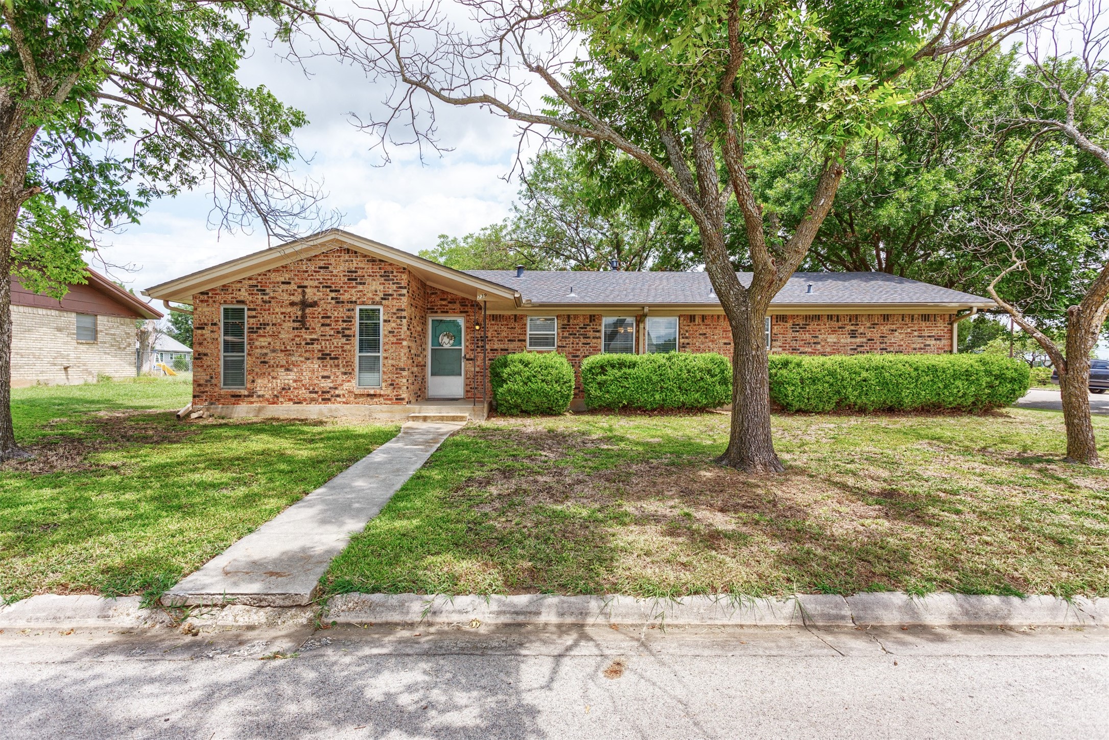 239 S Pine Street Muenster TX 76252