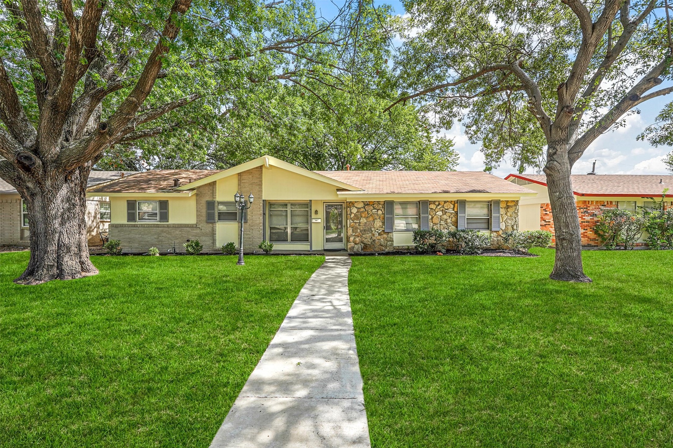 2418 Viva Drive Mesquite TX 75150