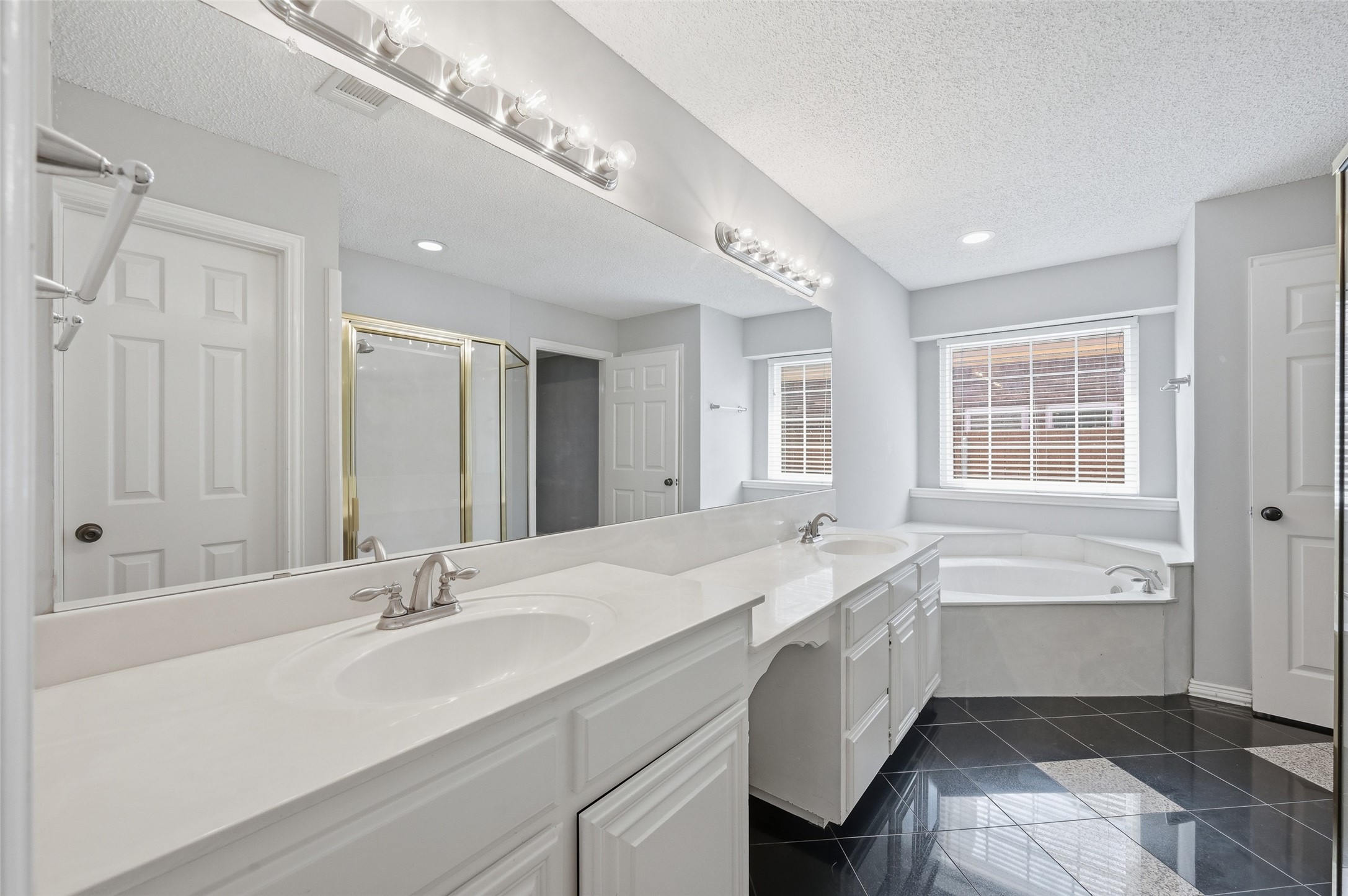 4203 Murwick Drive Arlington TX 76016