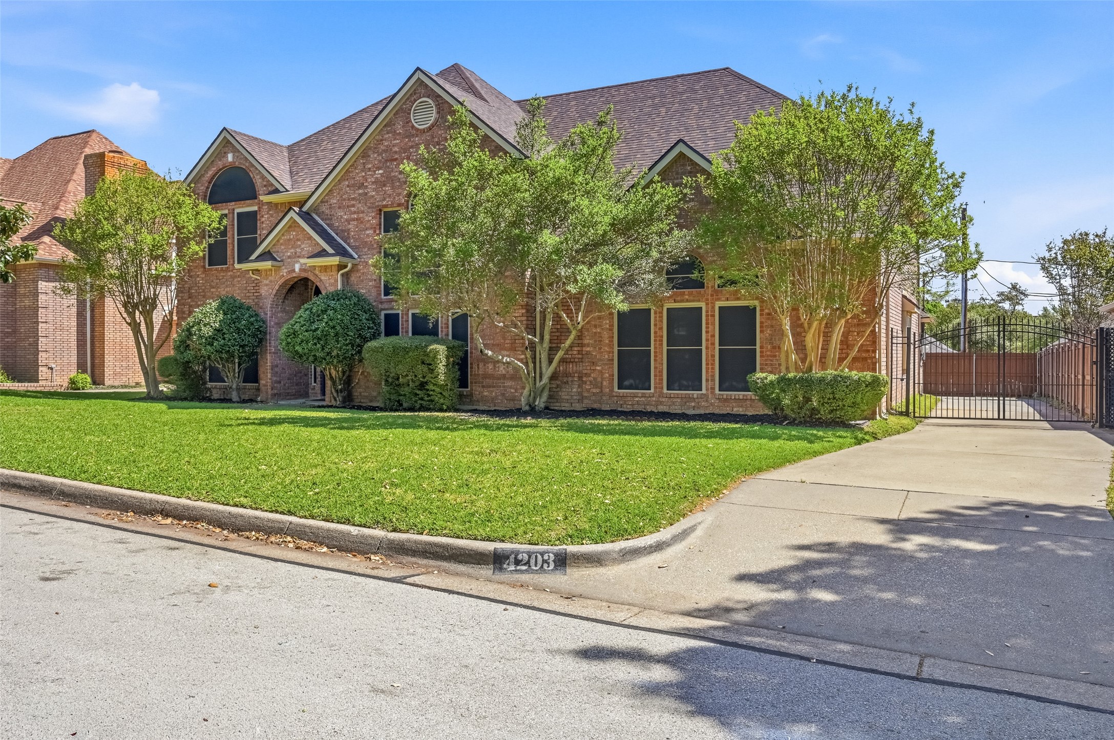 4203 Murwick Drive Arlington TX 76016