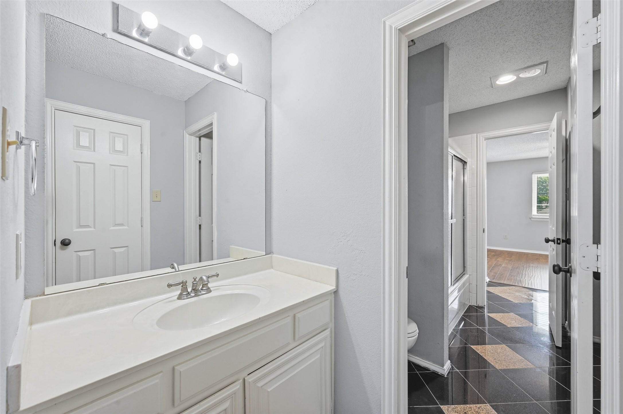 4203 Murwick Drive Arlington TX 76016