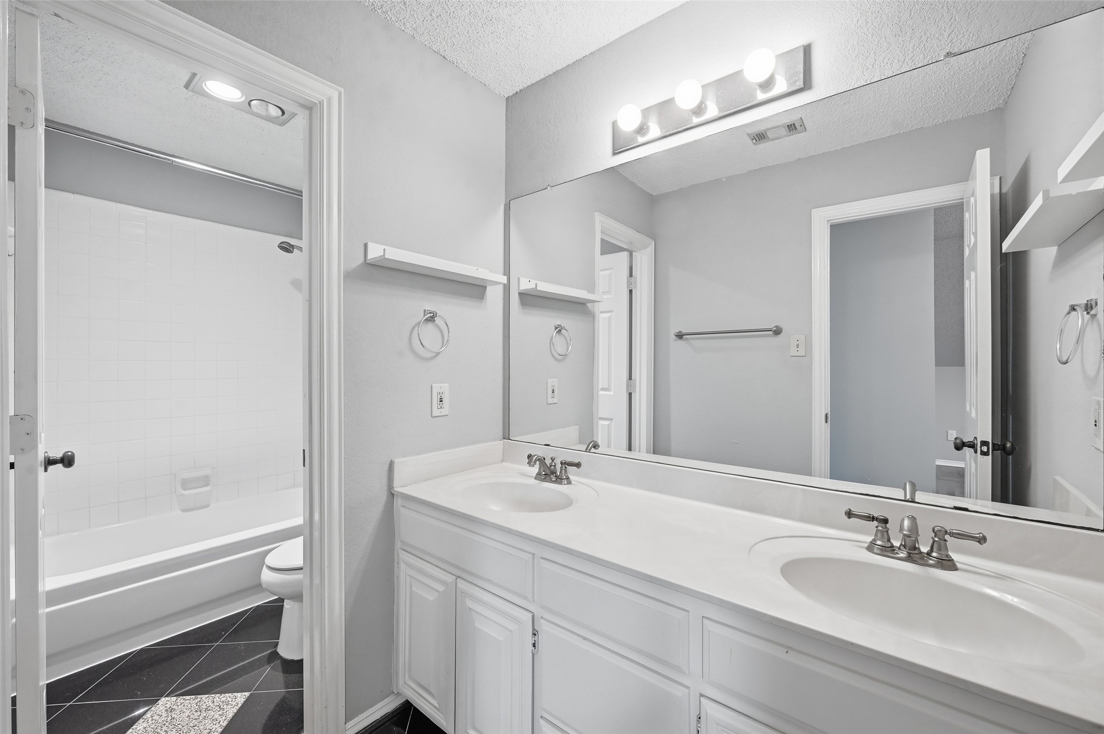 4203 Murwick Drive Arlington TX 76016
