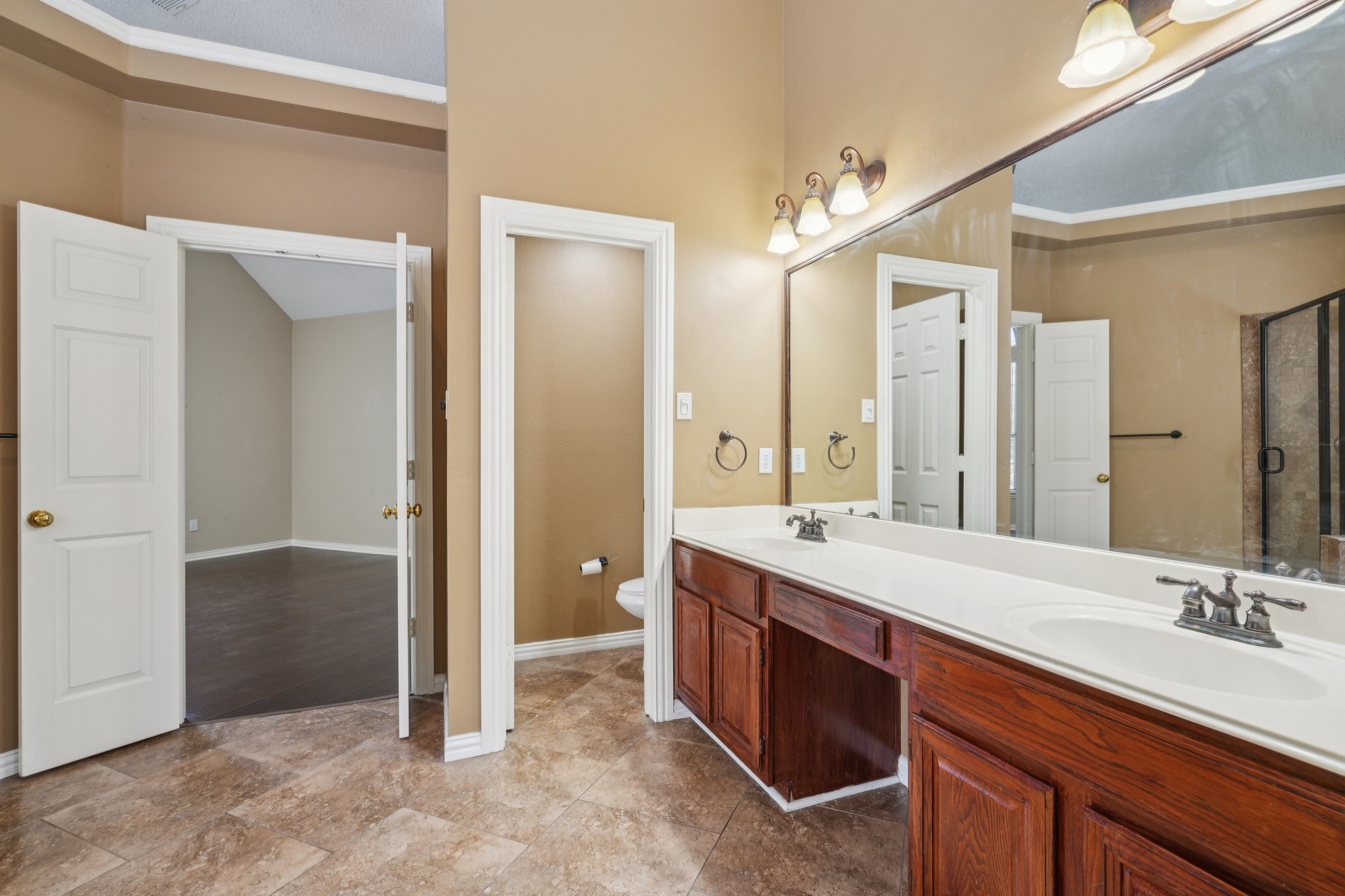 9354 Riverwalk Lane Irving TX 75063