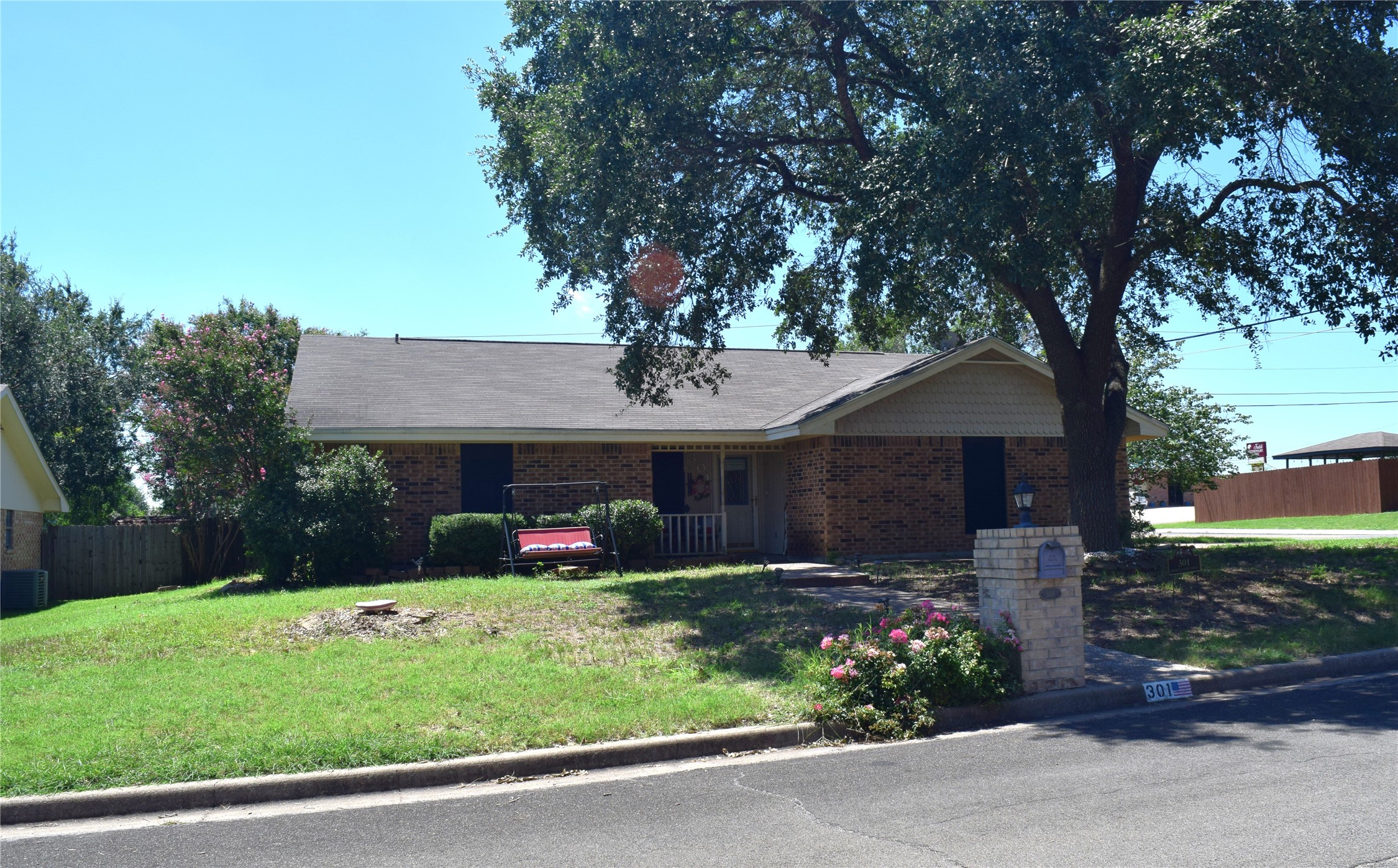 301 Cross Country Drive Hewitt TX 76643